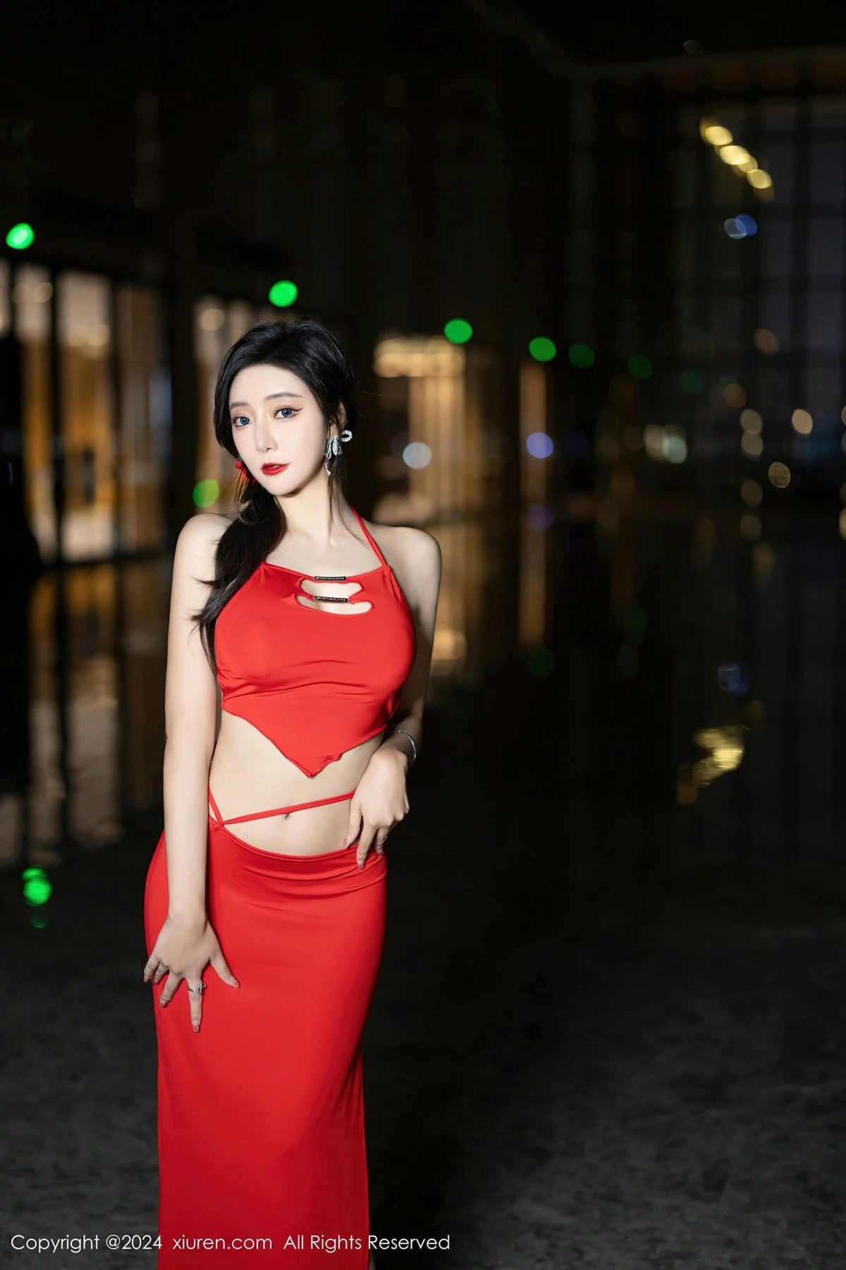Xgyw.Org_XiuRen第8378期_女神王馨瑶yanni红色连衣裙+杏色轻透连衣裙秀完美身材诱惑写真80P
