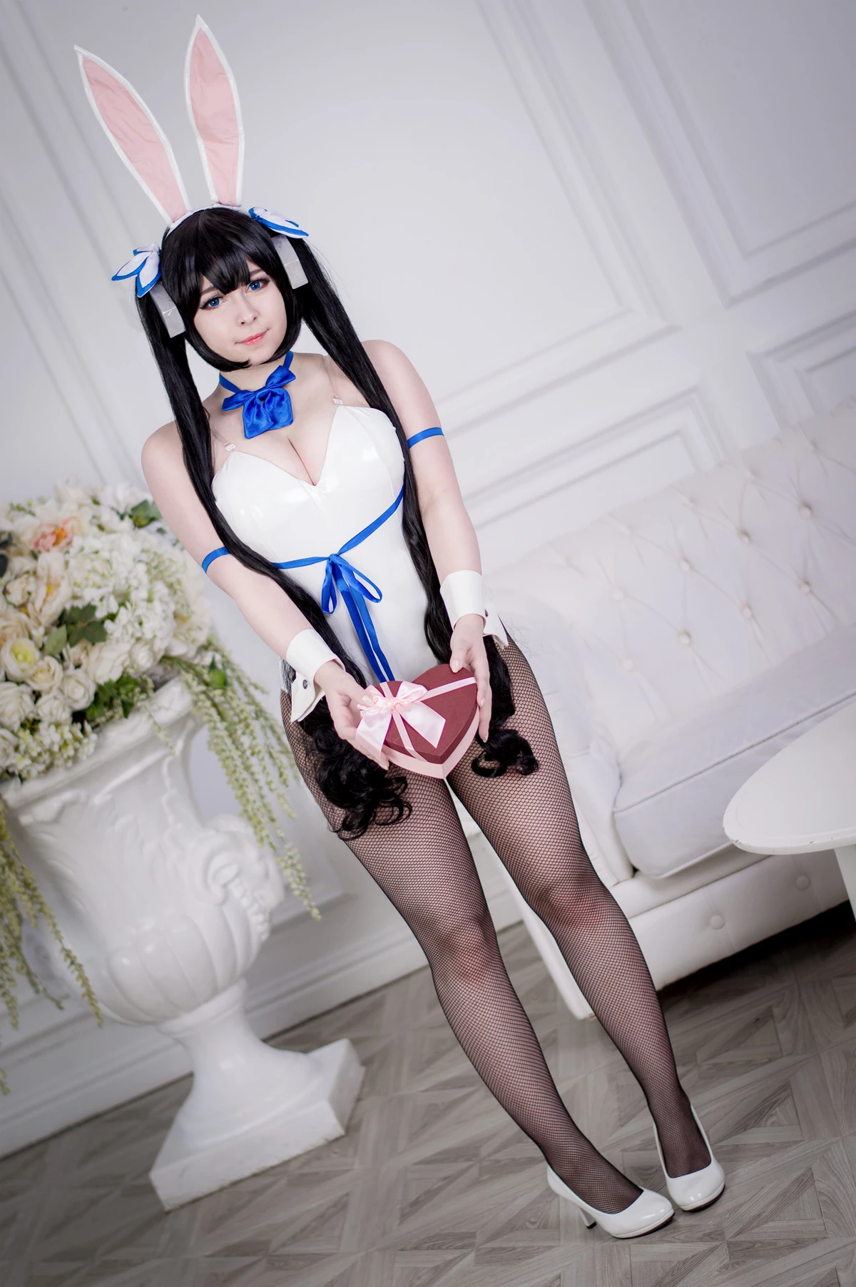 Xgyw.Org_俄罗斯Coser美女Yoshinobi-Hestia Bunny主题兔女郎装扮白色高叉连体衣配黑丝网袜诱惑写真45P