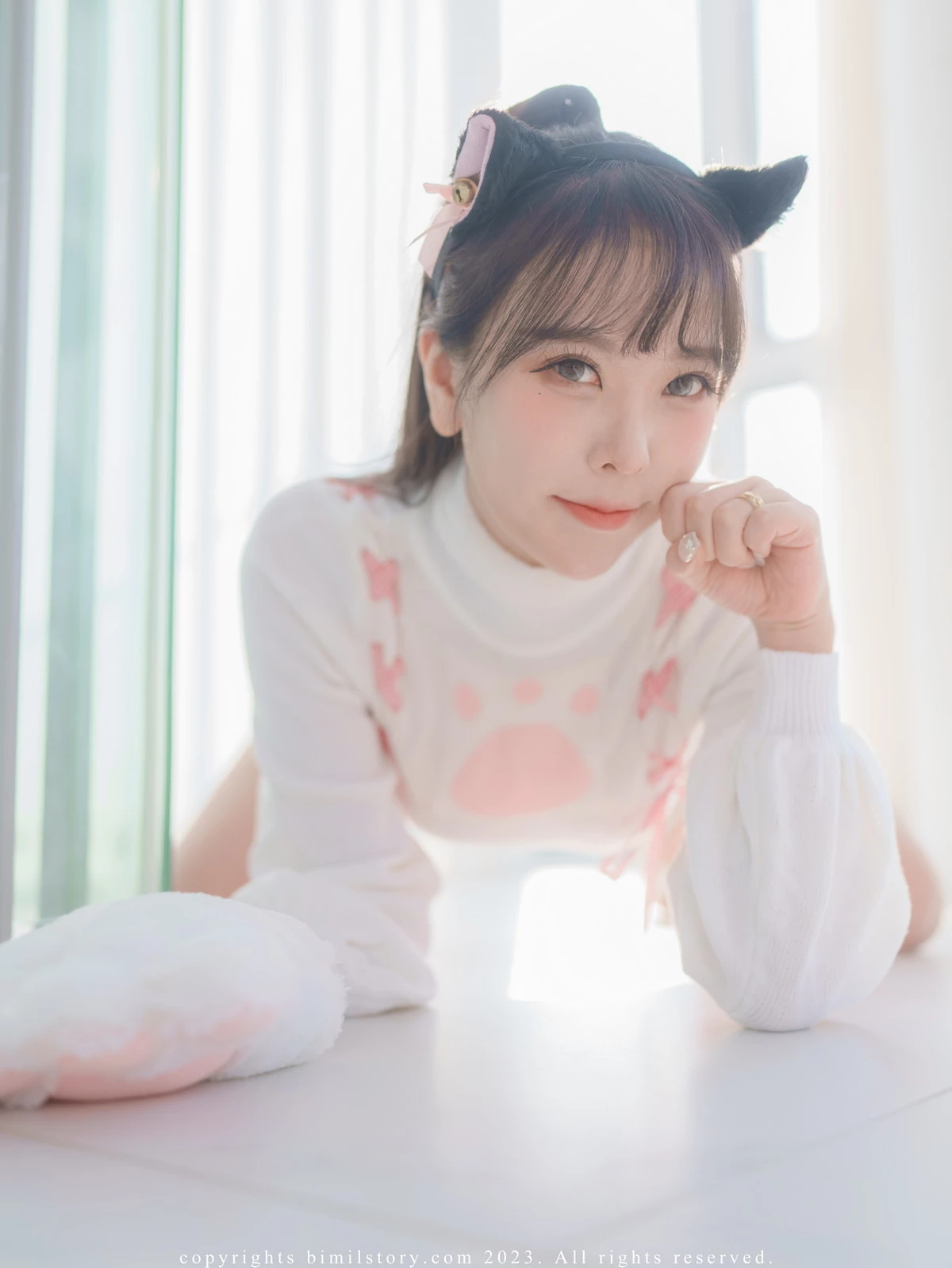 Xgyw.Org_韩国美女模特Zia-Under-Boob Cat girl主题性感猫女郎装扮半截白色上衣秀完美身材诱惑写真100P