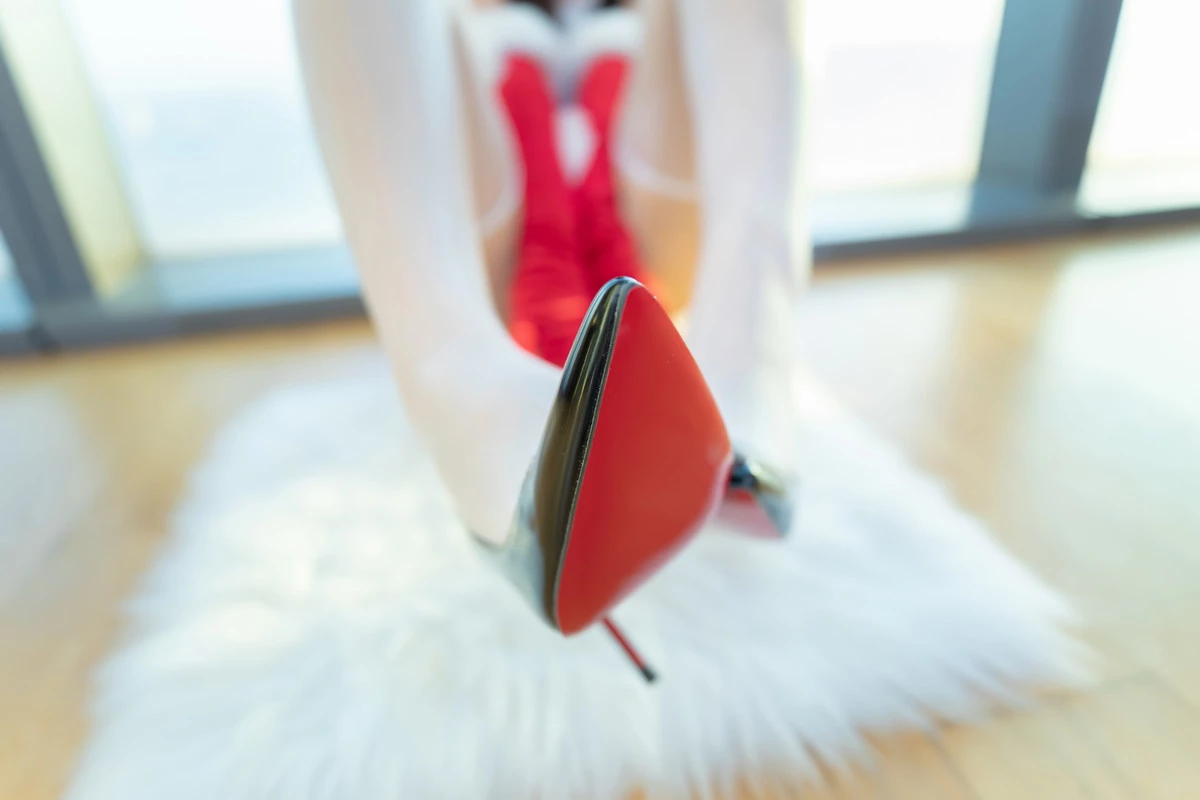 Xgyw.Org_萝莉美女神楽板真冬圣诞魔法主题性感红色圣诞女郎装配白丝袜秀曼妙身姿迷人诱惑写真75P