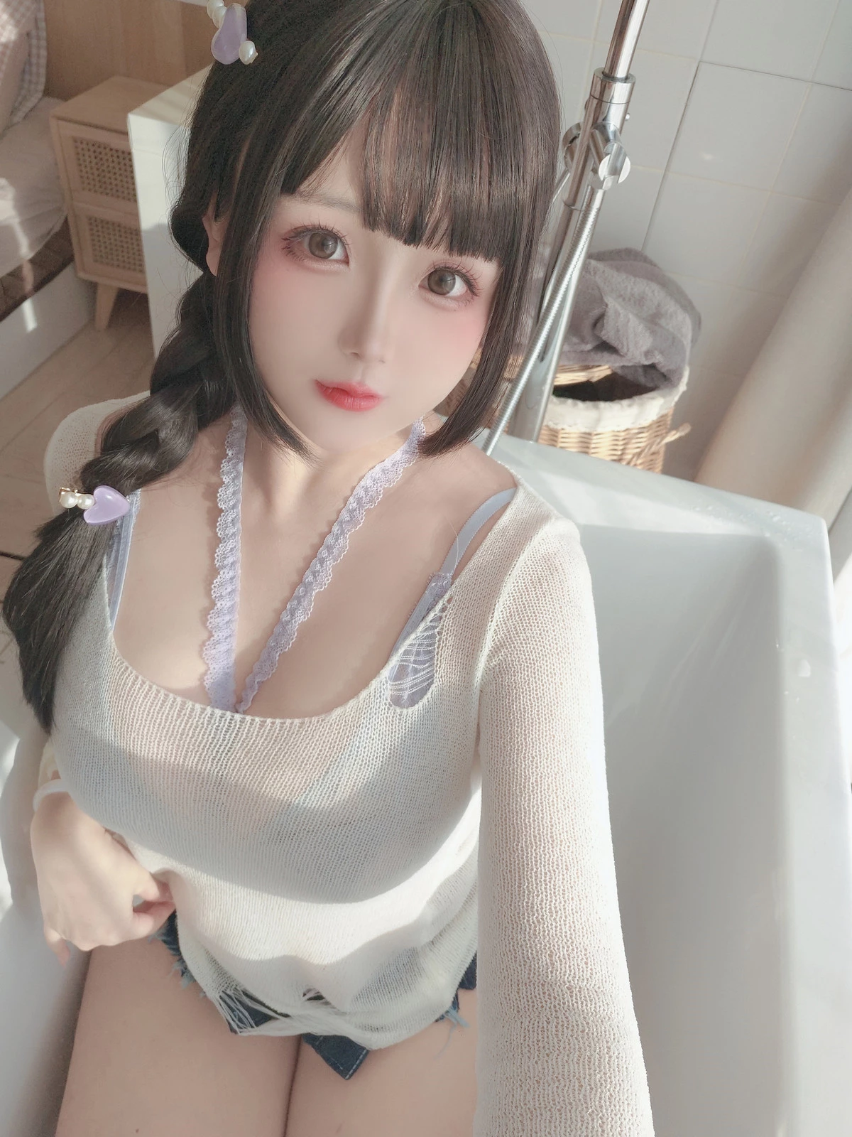 Xgyw.Org_Cosplay美女日奈娇牛仔裤人妻主题白色缕空上衣配牛仔短裤露灰色蕾丝内衣诱惑写真115P