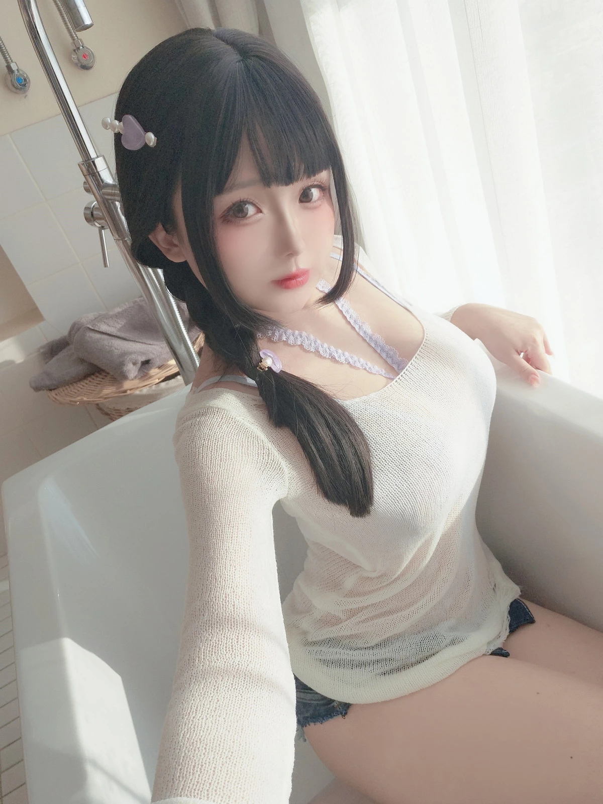 Xgyw.Org_Cosplay美女日奈娇牛仔裤人妻主题白色缕空上衣配牛仔短裤露灰色蕾丝内衣诱惑写真115P