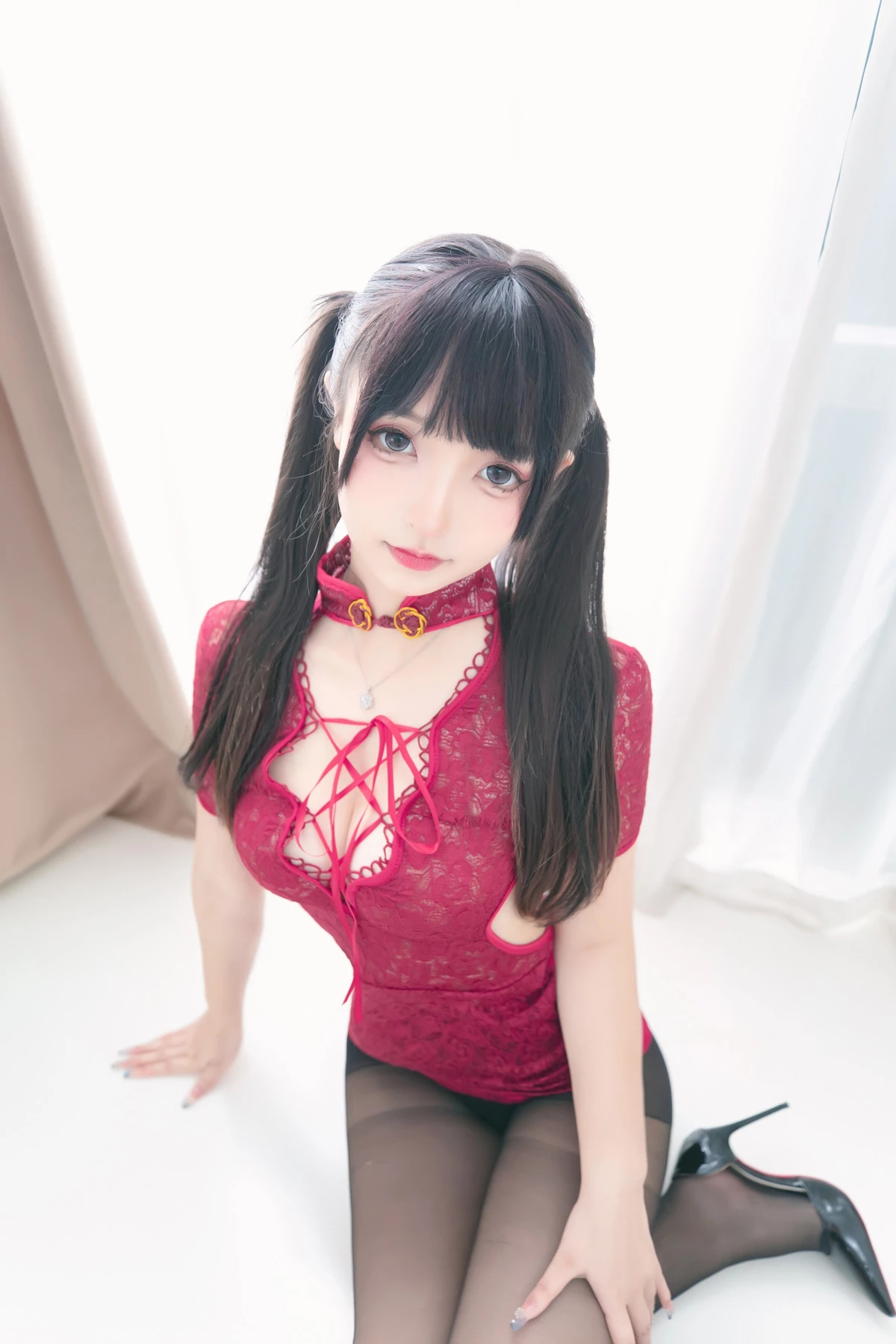 Xgyw.Org_萝莉美女神楽板真冬想入非非主题私房性感红色缕空上衣配超薄无内黑丝秀翘臀美腿诱惑写真75P