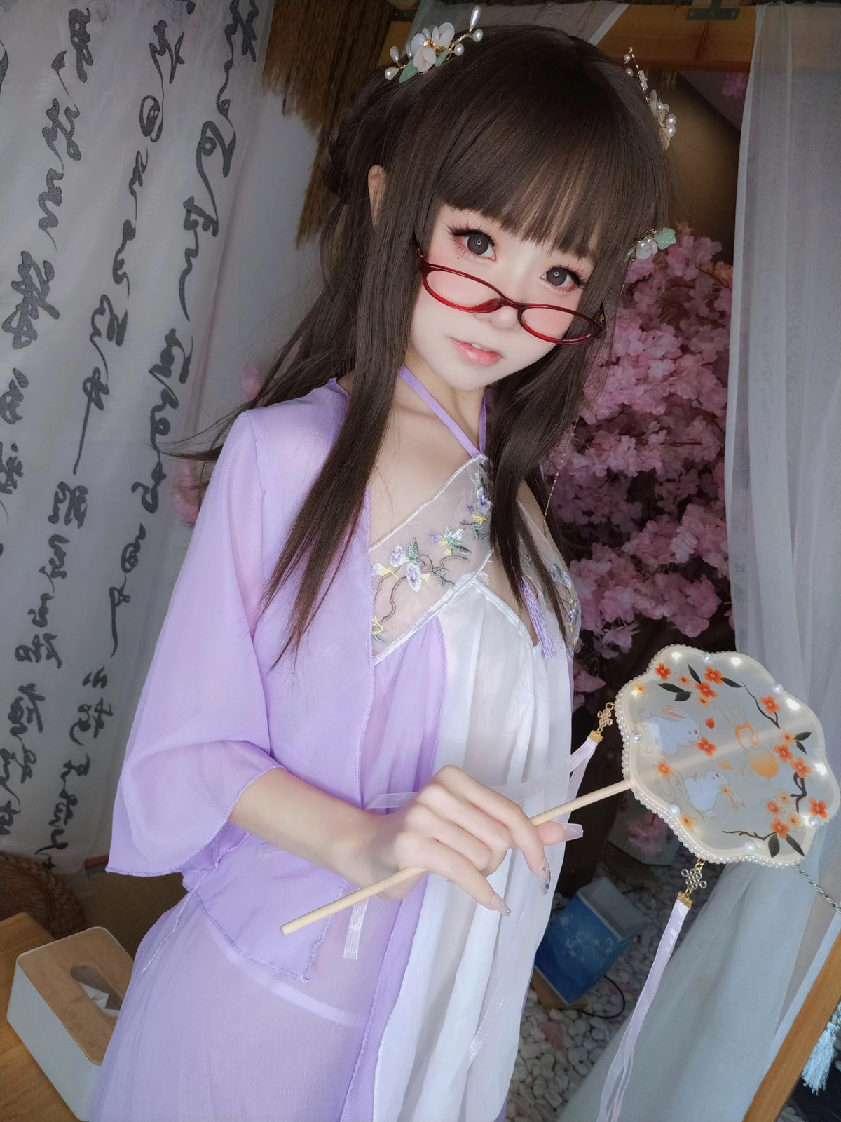 Xgyw.Org_网络美女软妹摇摇乐古代风格主题性感紫色薄纱古装服饰配丁字裤秀翘臀美腿诱惑写真117P