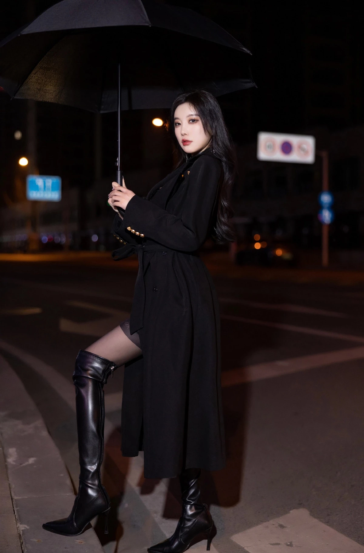 Xgyw.Org_[XiaoYu画语界]Vol.1241_女神杨晨晨Yome黑色外套露性感黑色皮质内衣秀丰腴身材诱惑写真85P