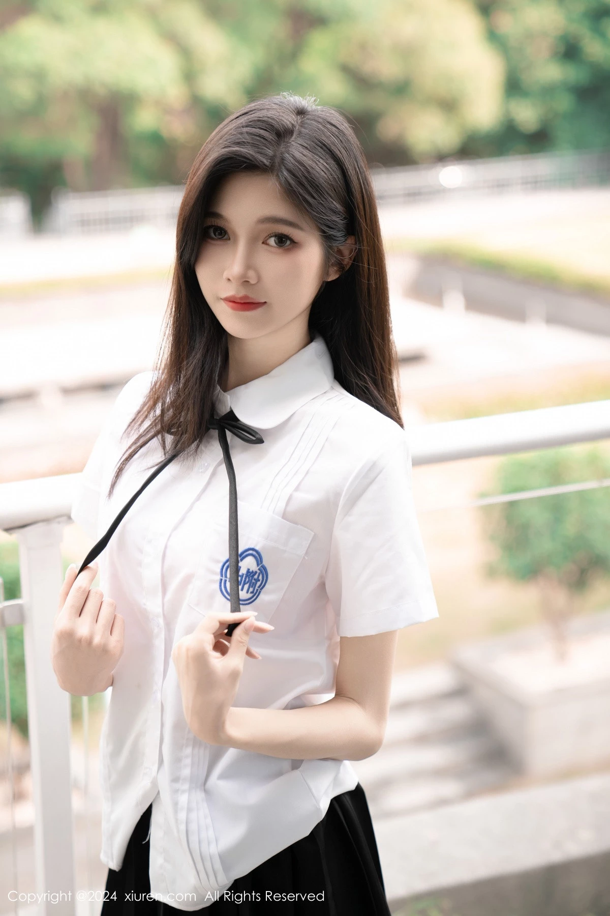 Xgyw.Org_XiuRen第8671期_模特程程程性感学生制服半脱露粉色内衣秀苗条身材迷人诱惑写真90P