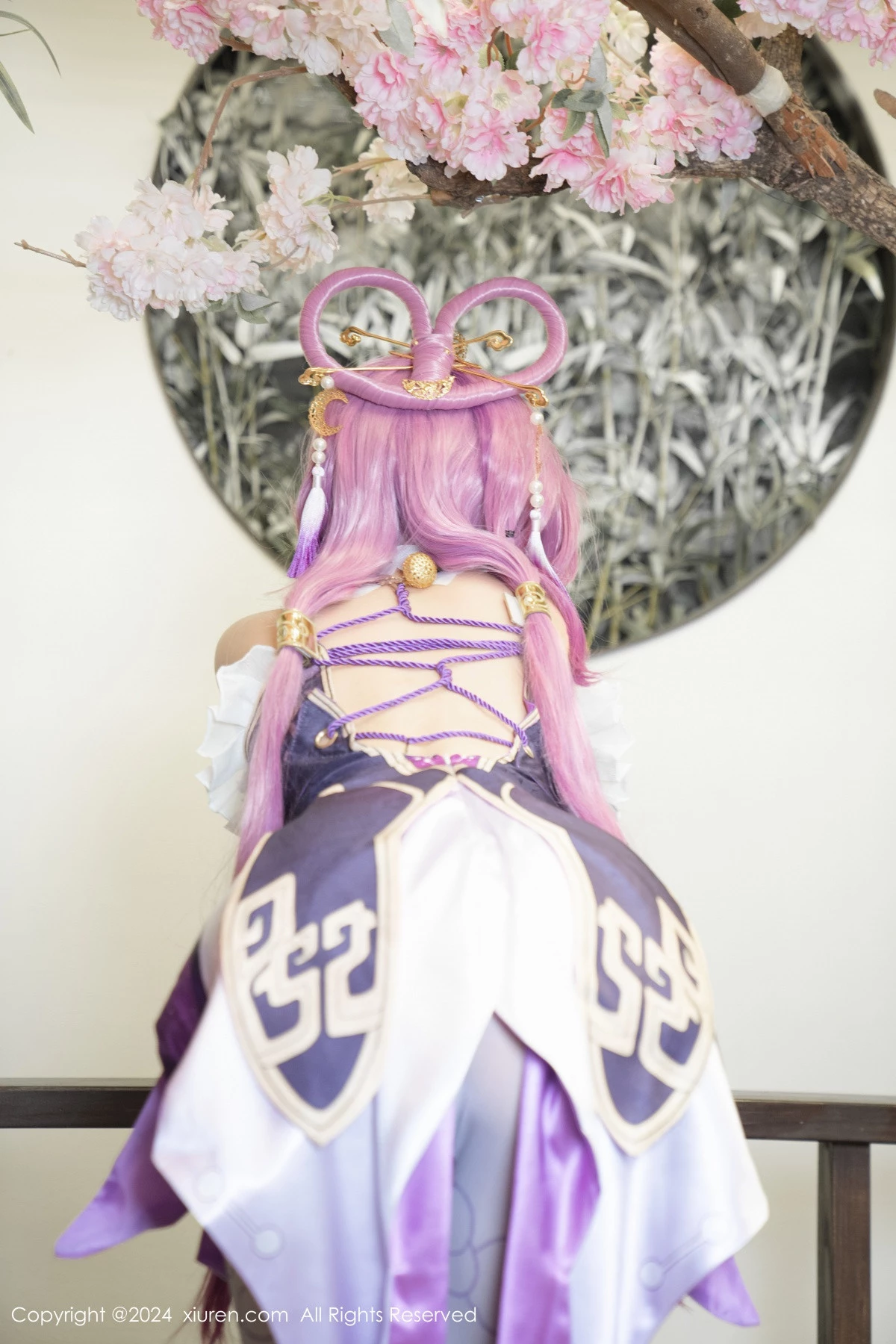 Xgyw.Org_XiuRen第8943期_女神杨晨晨Yome性感紫色Cosplay服饰配白丝袜秀丰满身材诱惑写真79P