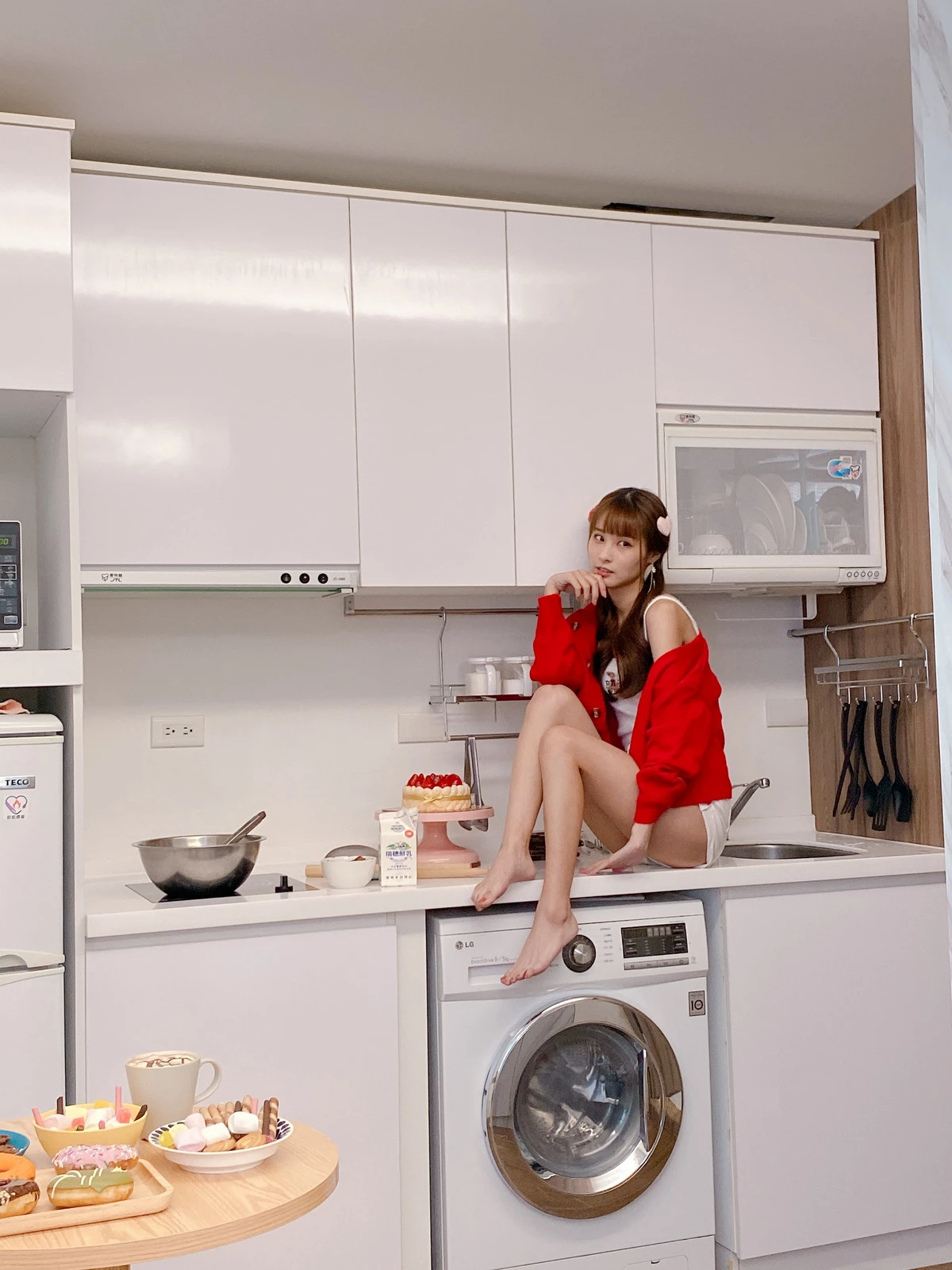 Xgyw.Org_台湾Coser美女泥泥汝等你主题私房美娇妻+性感厨娘两套服饰秀曼妙身姿诱惑写真239P
