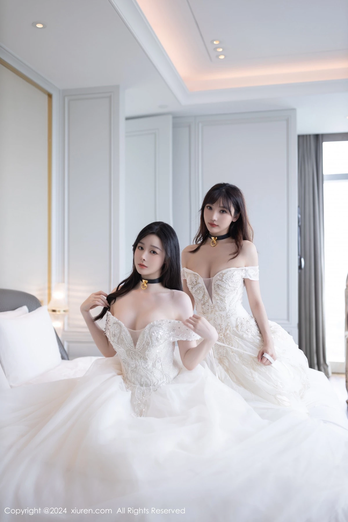 Xgyw.Org_XiuRen第9240期_模特合集女神小逗逗＆陆萱萱性感白色内衣秀完美身材诱惑写真80P