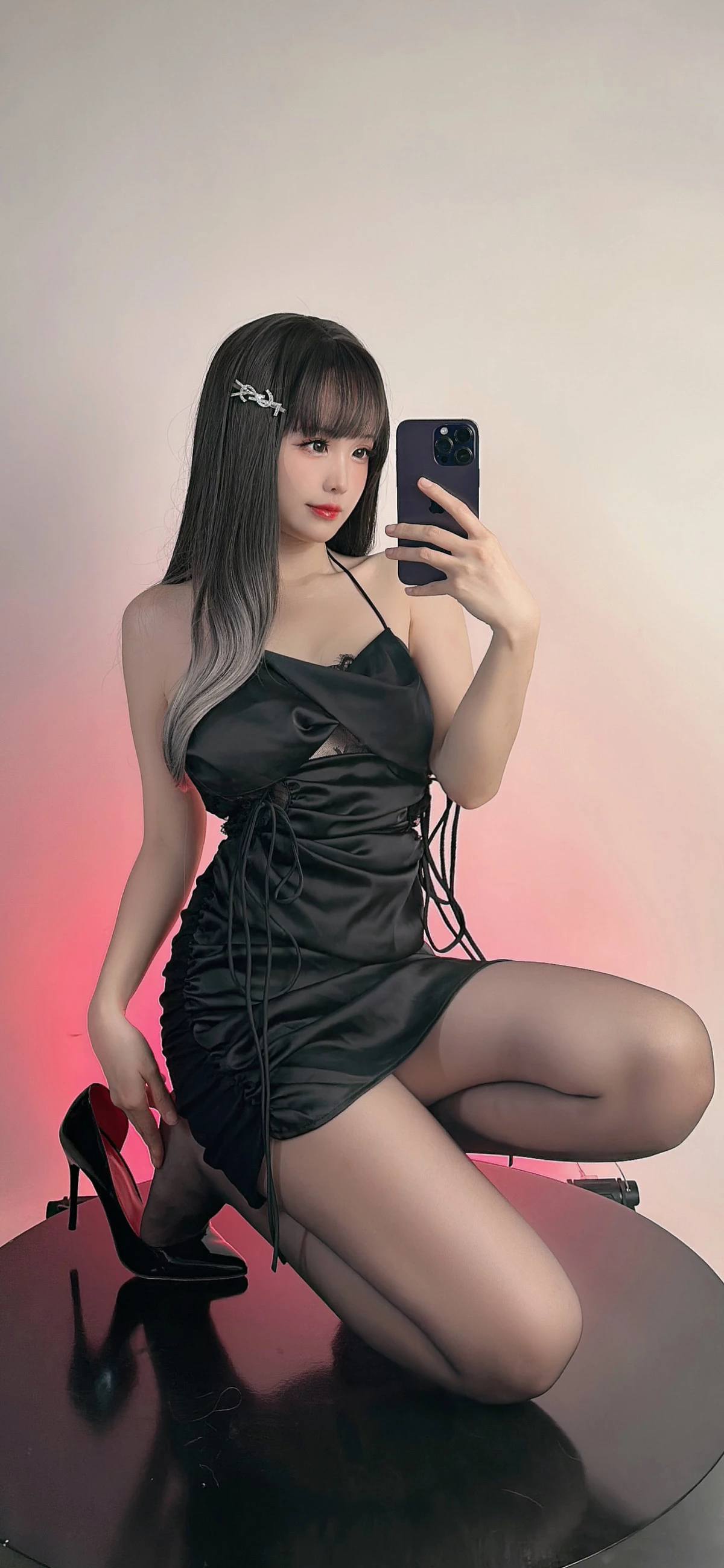 Xgyw.Org_网络美女miko酱ww8月Patreon合集主题私房性感多套服饰系列秀高挑丰腴身姿诱惑写真178P