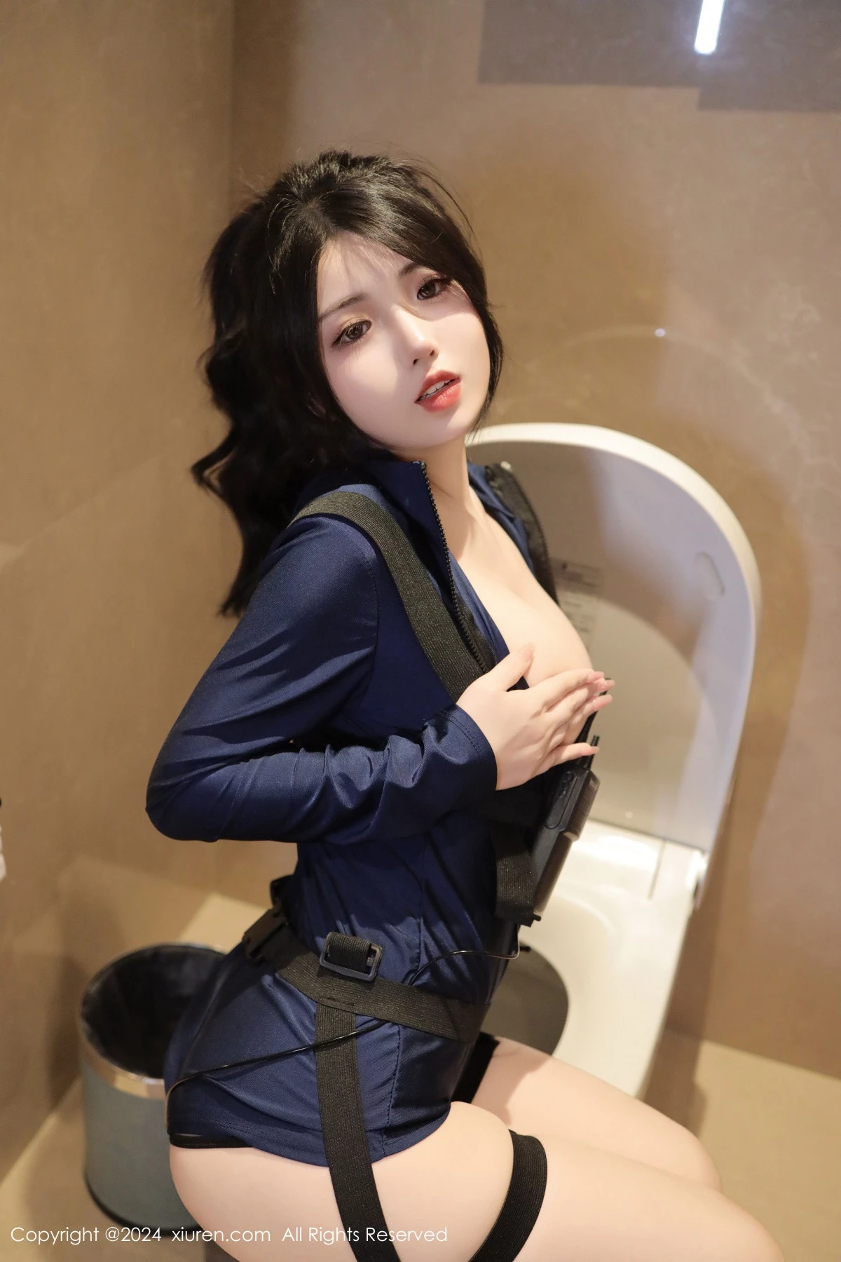 Xgyw.Org_XiuRen第9326期_模特陈小花卫生间性感Cosplay装扮黑色服饰秀曼妙身姿诱惑写真78P
