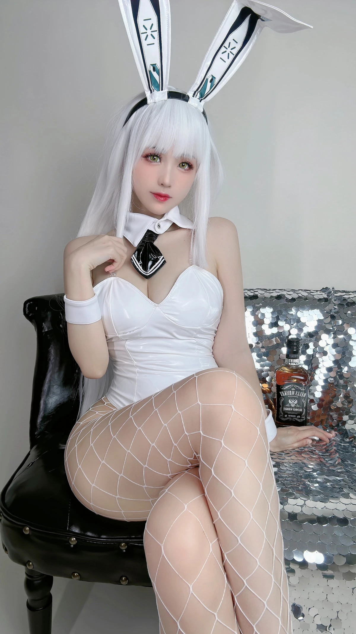 Xgyw.Org_网络美女miko酱ww8月Patreon合集主题私房性感多套服饰系列秀高挑丰腴身姿诱惑写真178P