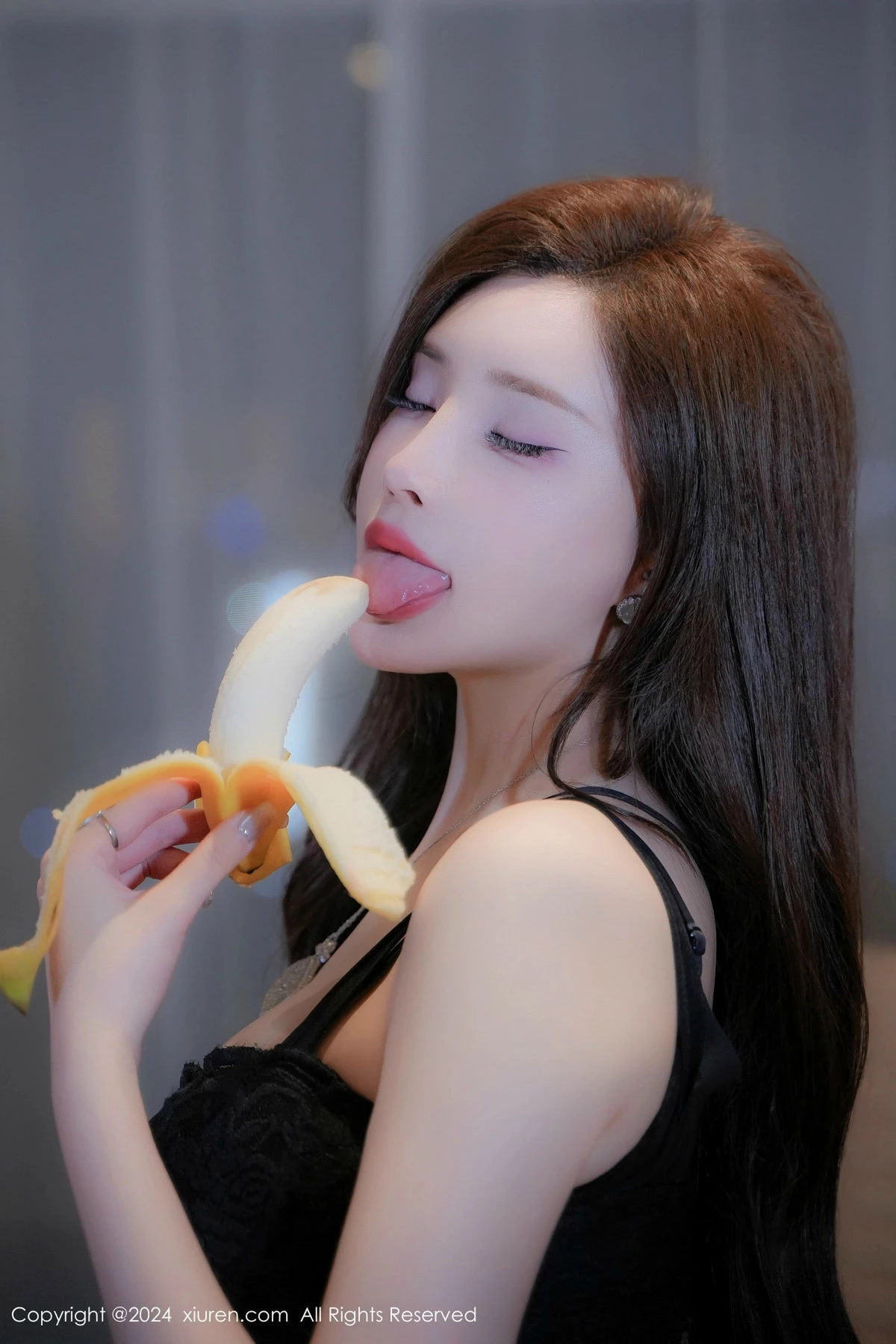 Xgyw.Org_XiuRen第9411期_女神Carol周妍希X性感黑色情趣内衣配黑丝袜秀丰满身材诱惑写真80P
