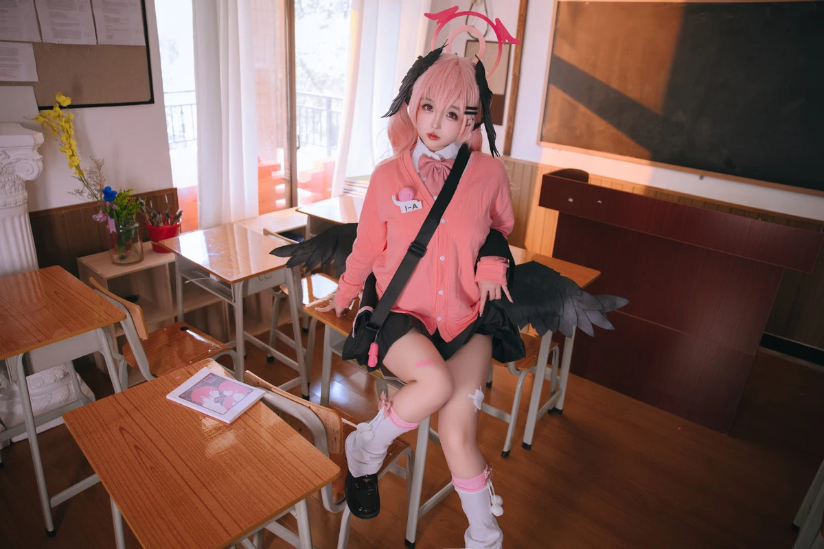 Xgyw.Org_Cosplay美女日奈娇下江小春JK主题私房脱制服露粉色三点式内衣秀丰腴身材诱惑写真126P