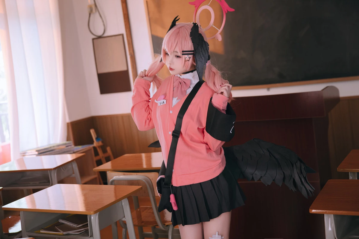 Xgyw.Org_Cosplay美女日奈娇下江小春JK主题私房脱制服露粉色三点式内衣秀丰腴身材诱惑写真126P