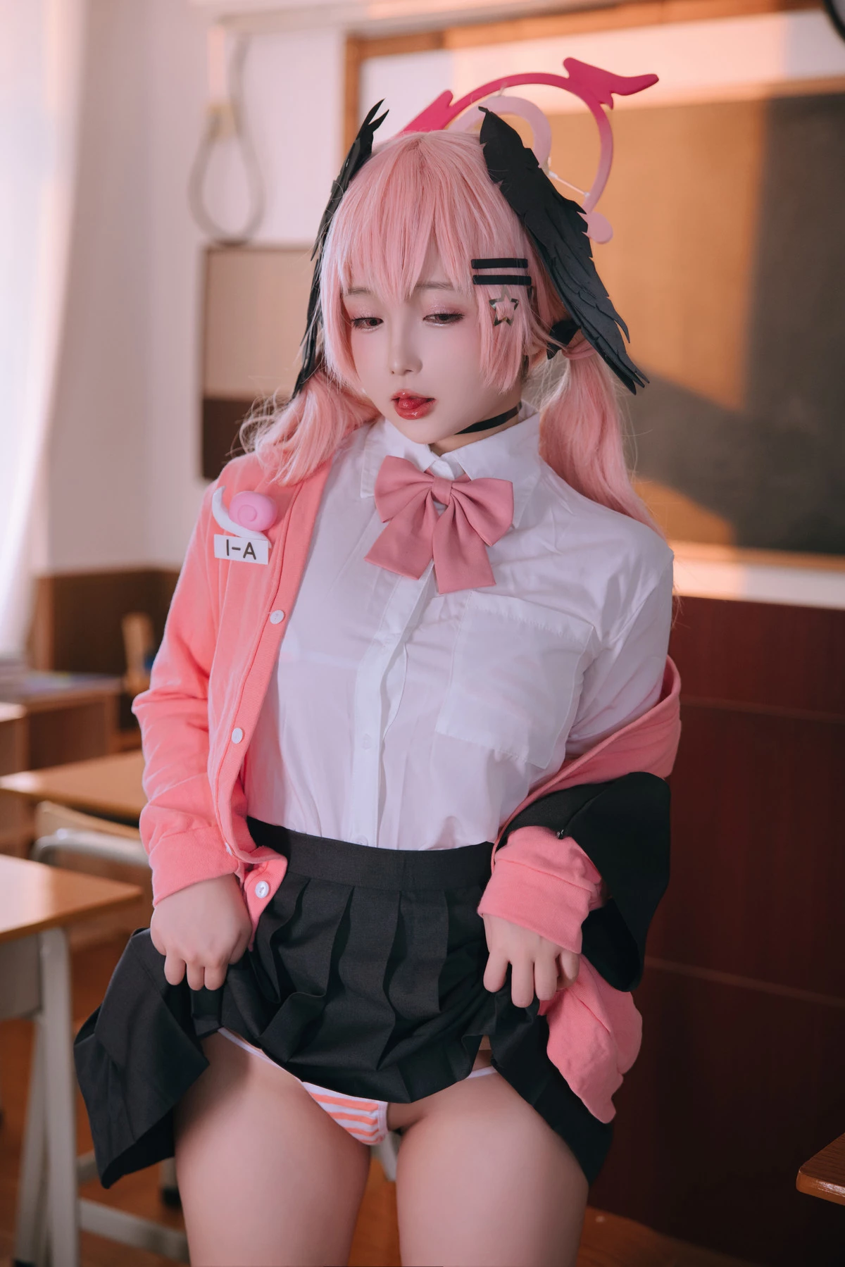 Xgyw.Org_Cosplay美女日奈娇下江小春JK主题私房脱制服露粉色三点式内衣秀丰腴身材诱惑写真126P