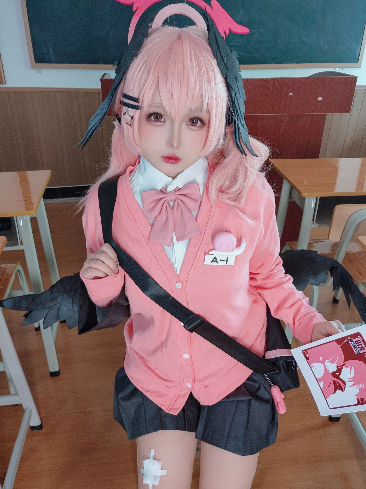 Xgyw.Org_Cosplay美女日奈娇下江小春JK主题私房脱制服露粉色三点式内衣秀丰腴身材诱惑写真126P