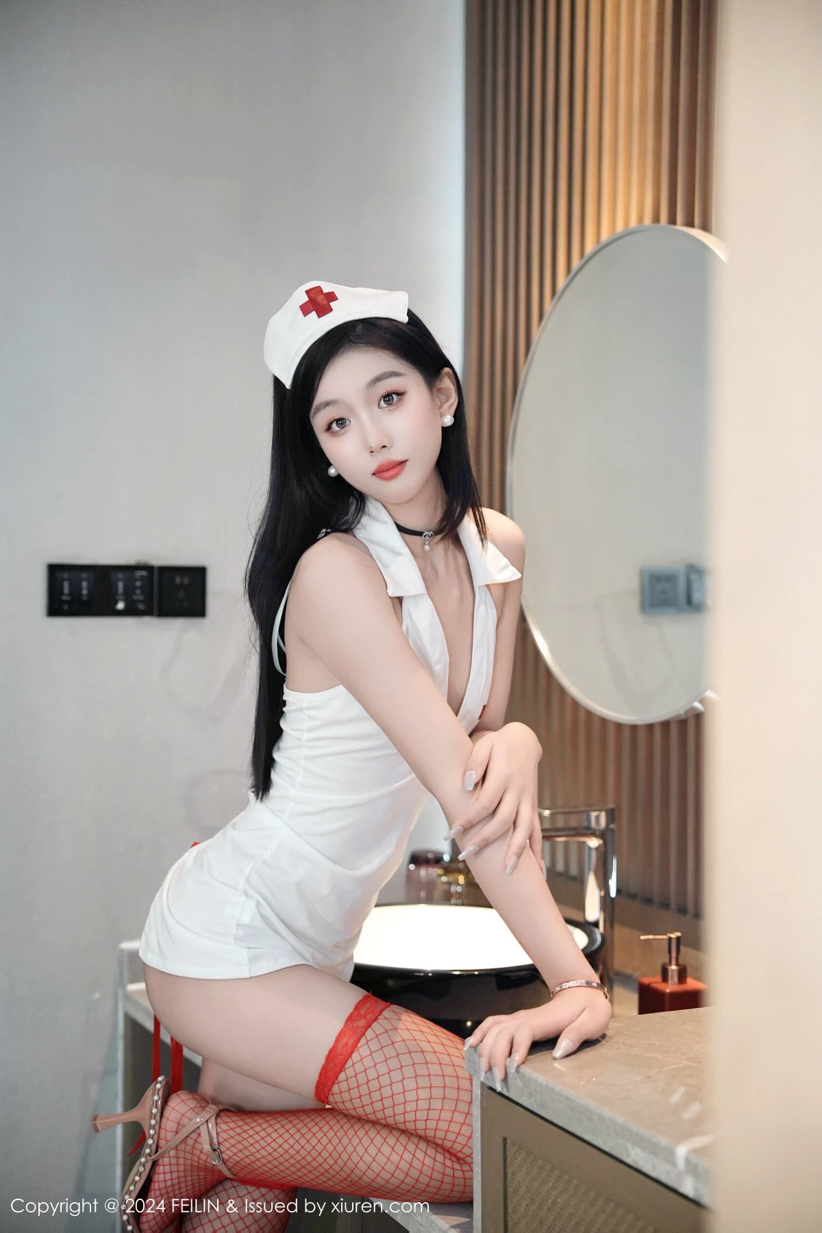 Xgyw.Org_[FeiLin嗲囡囡]VOL.476_模特江念鱼性感白色护士制服配红丝网袜秀曼妙身姿完美诱惑写真69P