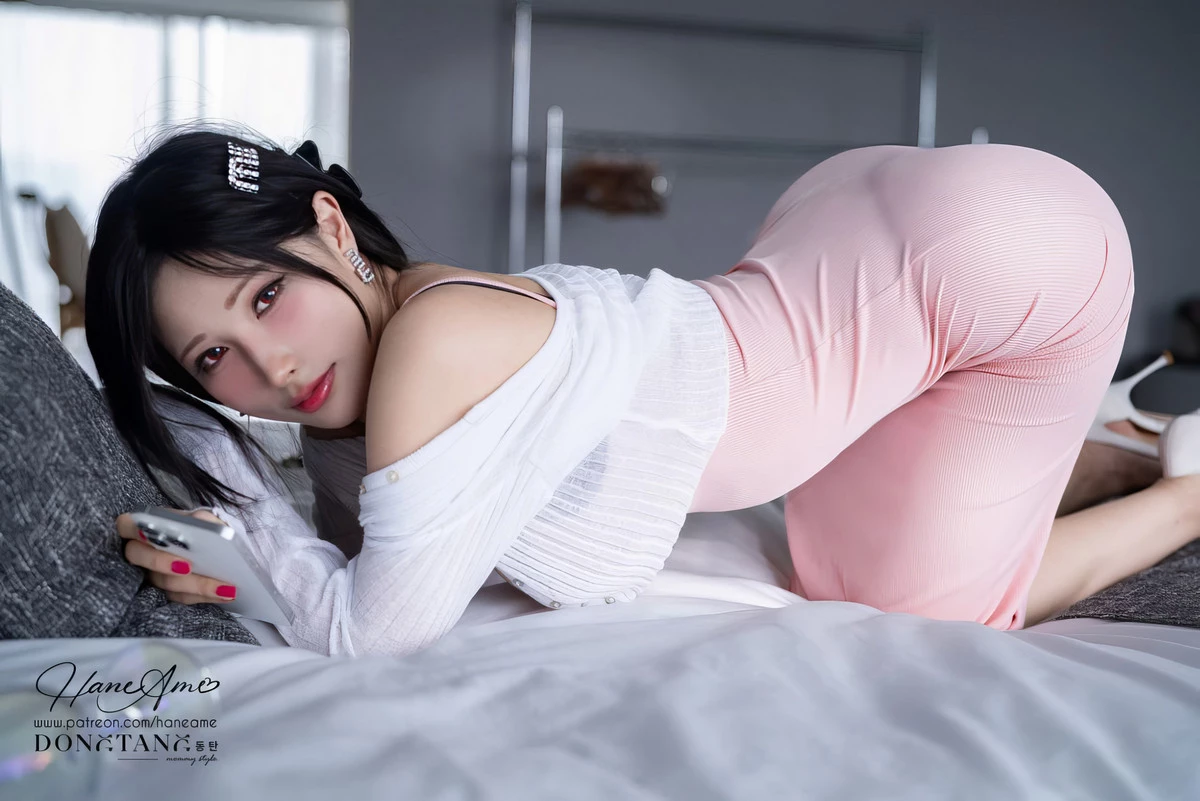 Xgyw.Org_Coser美女雨波_HaneAme后妈写真书主题性感粉色吊带长裙露黑色内衣秀丰满身材诱惑写真92P