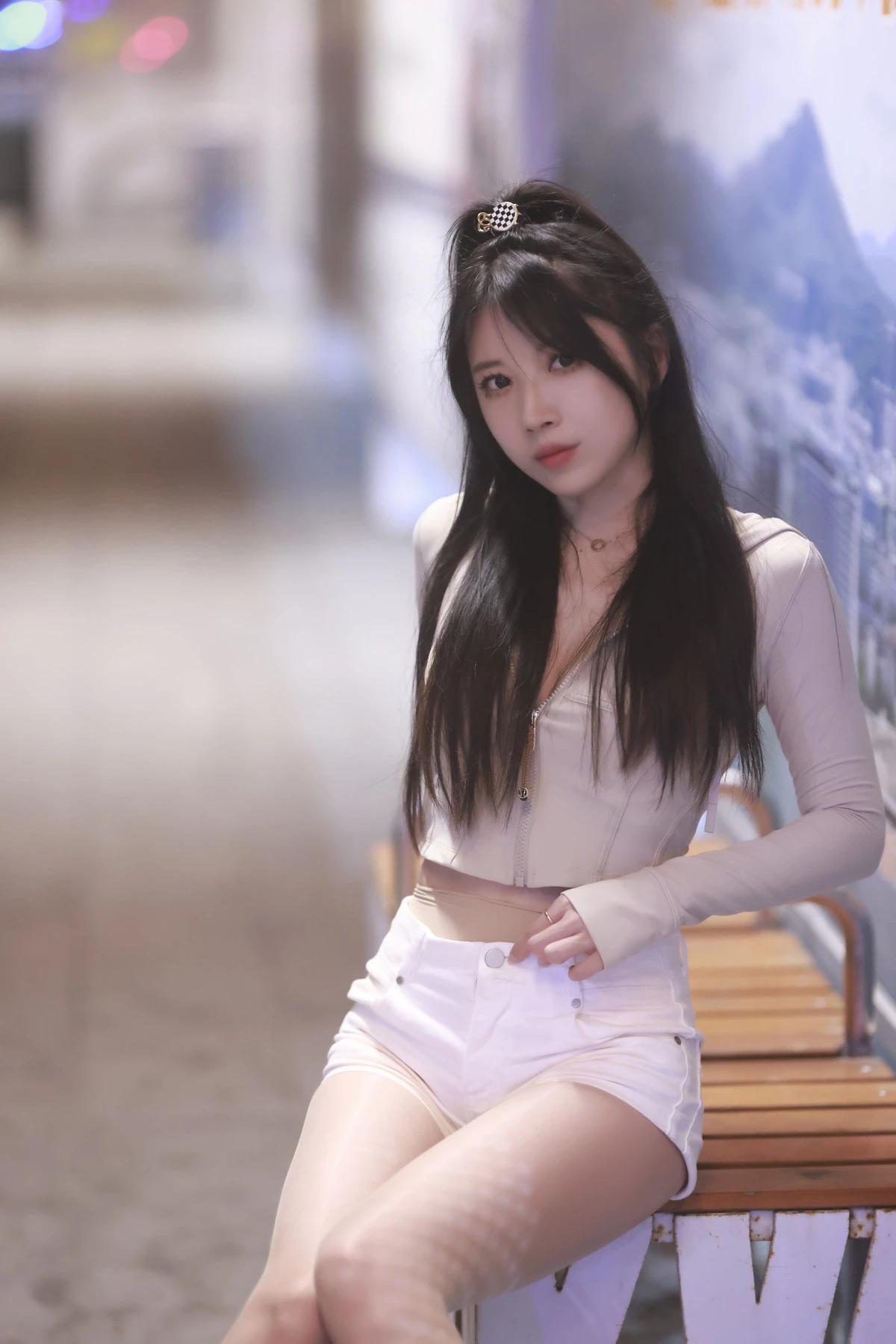 Xgyw.Org_斗鱼主播小女巫露娜芳踪主题户外白色上衣配性感白色短裤露超薄肉丝秀美腿诱惑写真45P