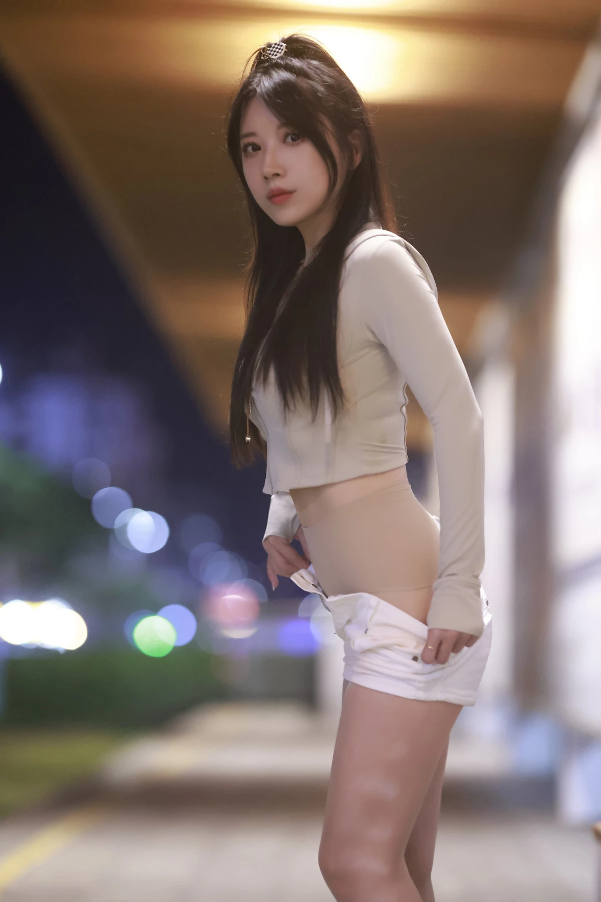 Xgyw.Org_斗鱼主播小女巫露娜芳踪主题户外白色上衣配性感白色短裤露超薄肉丝秀美腿诱惑写真45P