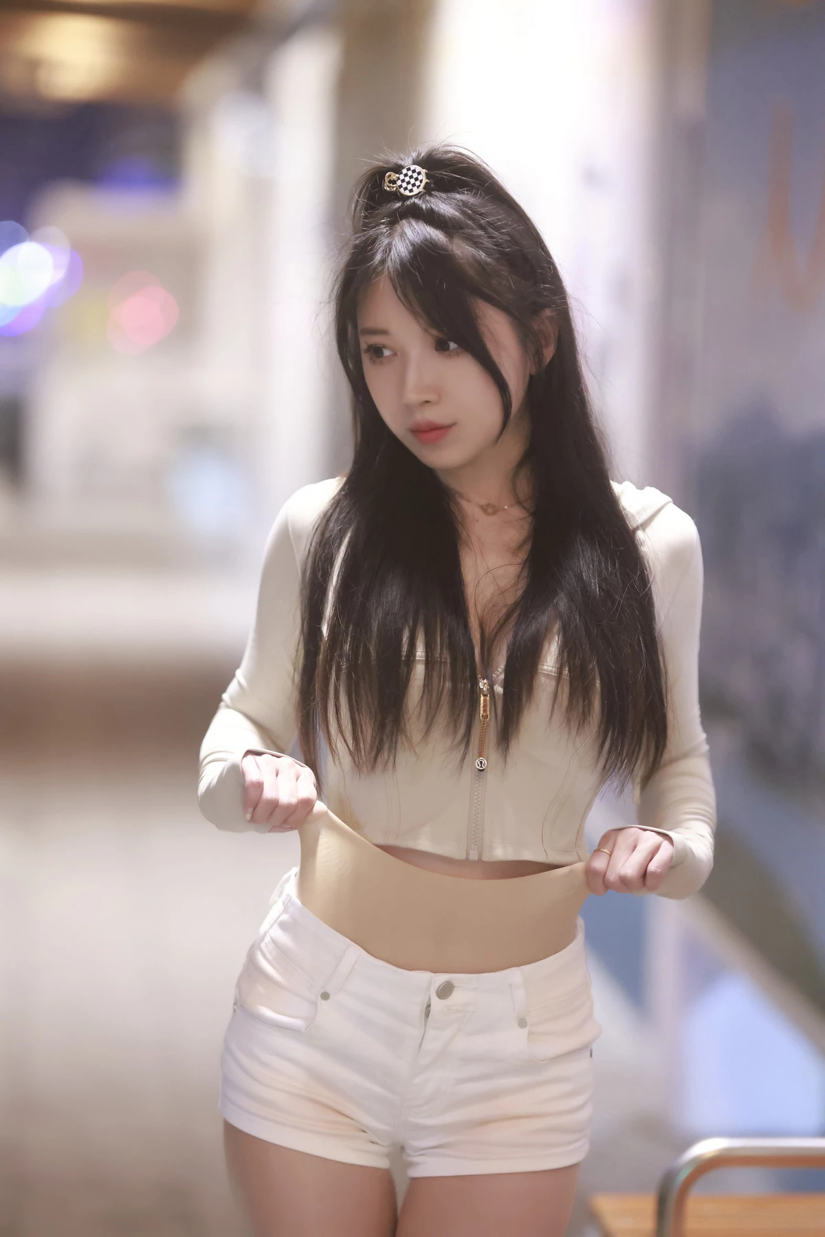 Xgyw.Org_斗鱼主播小女巫露娜芳踪主题户外白色上衣配性感白色短裤露超薄肉丝秀美腿诱惑写真45P
