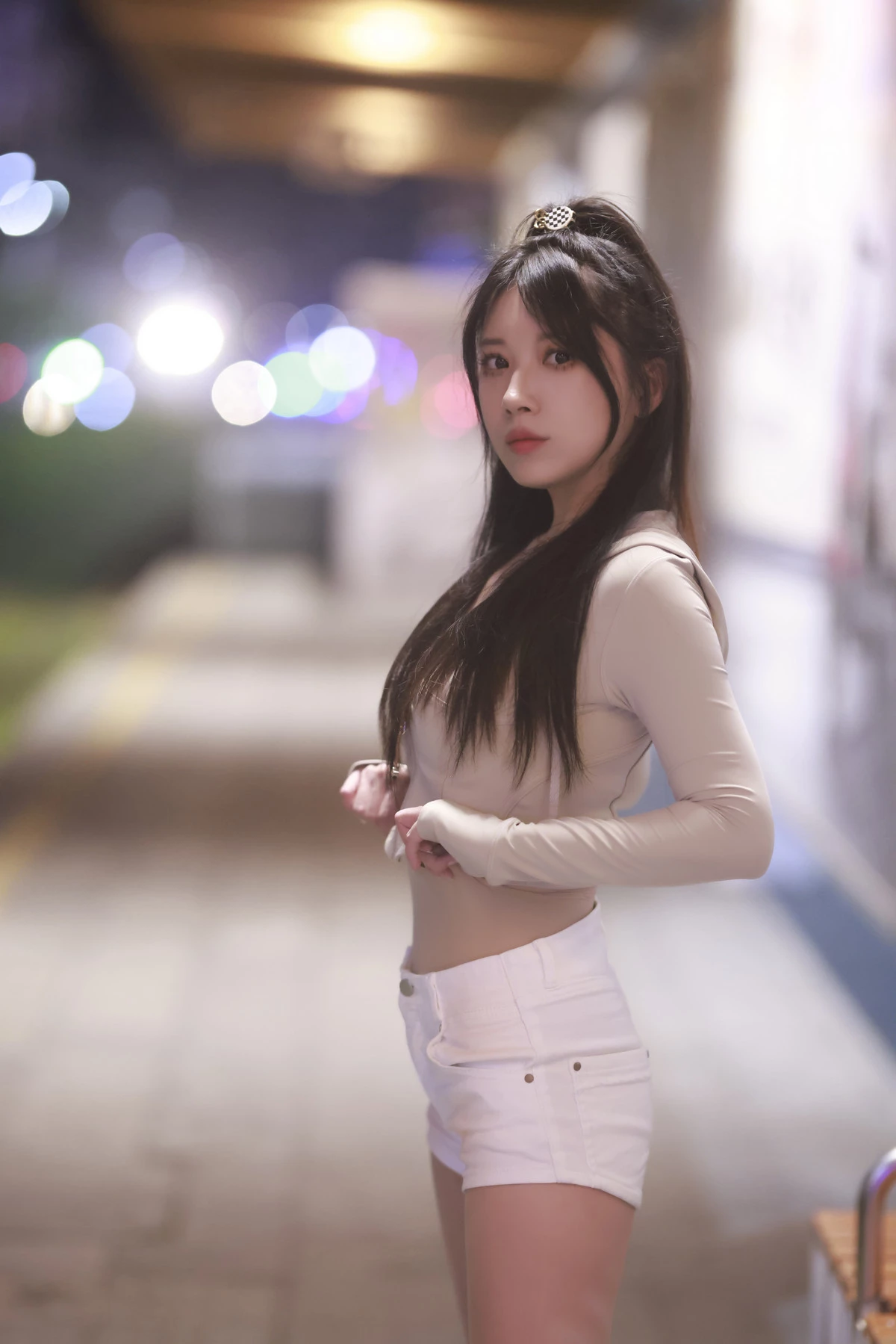 Xgyw.Org_斗鱼主播小女巫露娜芳踪主题户外白色上衣配性感白色短裤露超薄肉丝秀美腿诱惑写真45P
