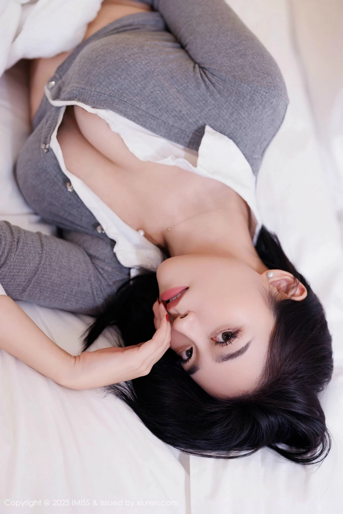 Xgyw.Org_[IMISS爱蜜社]Vol.784_女神许诺Sabrina性感粉色包臀裙配超薄肉丝秀完美身材诱惑写真95P