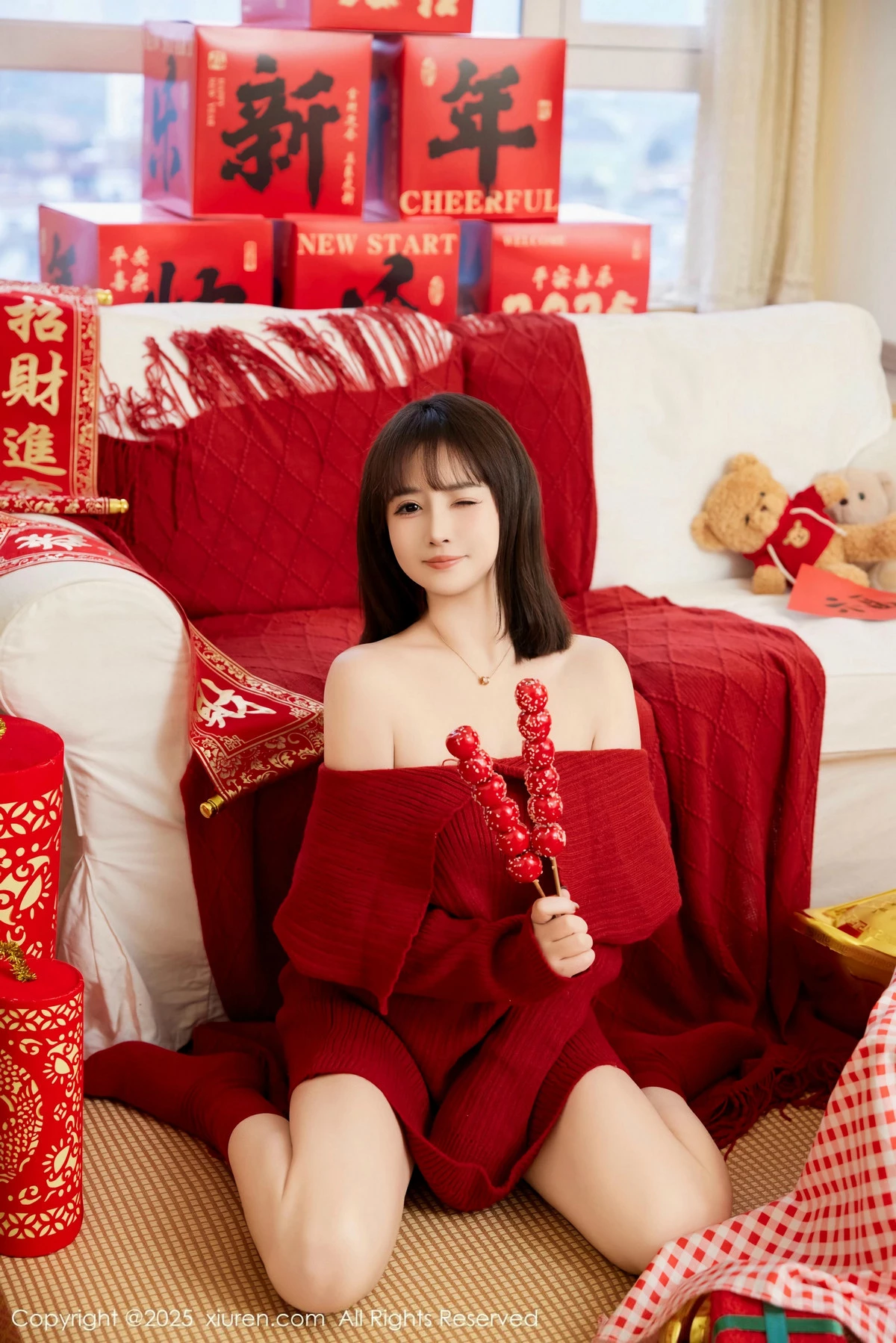 Xgyw.Org_XiuRen第9818期_模特养乐多Doll新年主题性感喜庆红色内衣秀完美身材诱惑写真66P