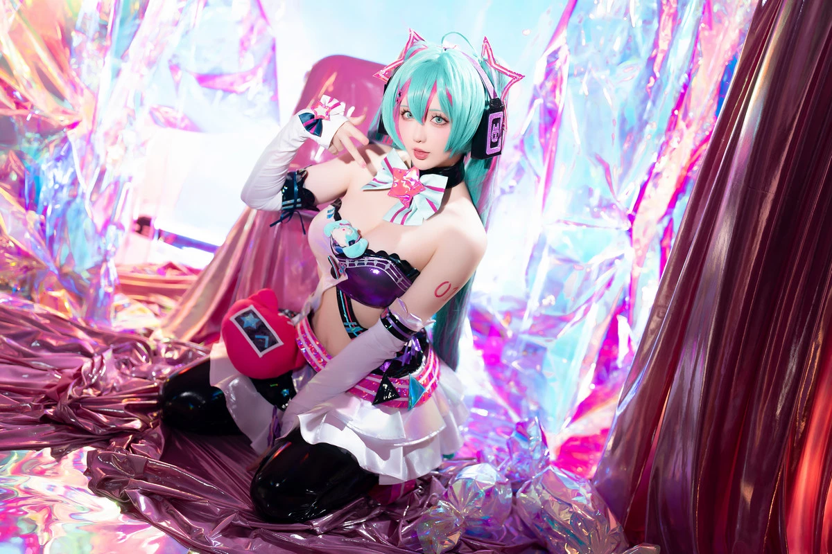 Xgyw.Org_Coser小姐姐星之迟迟Miku初音未来喵斯快跑主题性感内衣配黑皮长袜秀完美身材诱惑写真73P