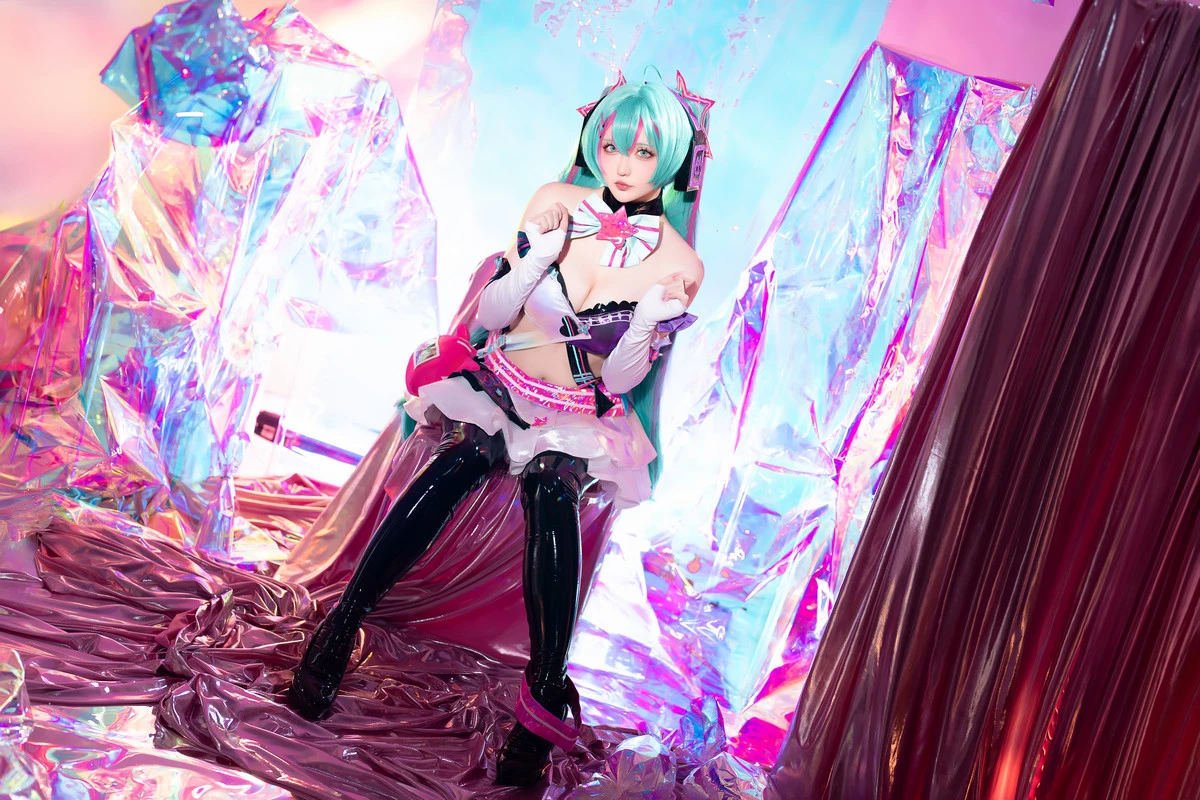 Xgyw.Org_Coser小姐姐星之迟迟Miku初音未来喵斯快跑主题性感内衣配黑皮长袜秀完美身材诱惑写真73P