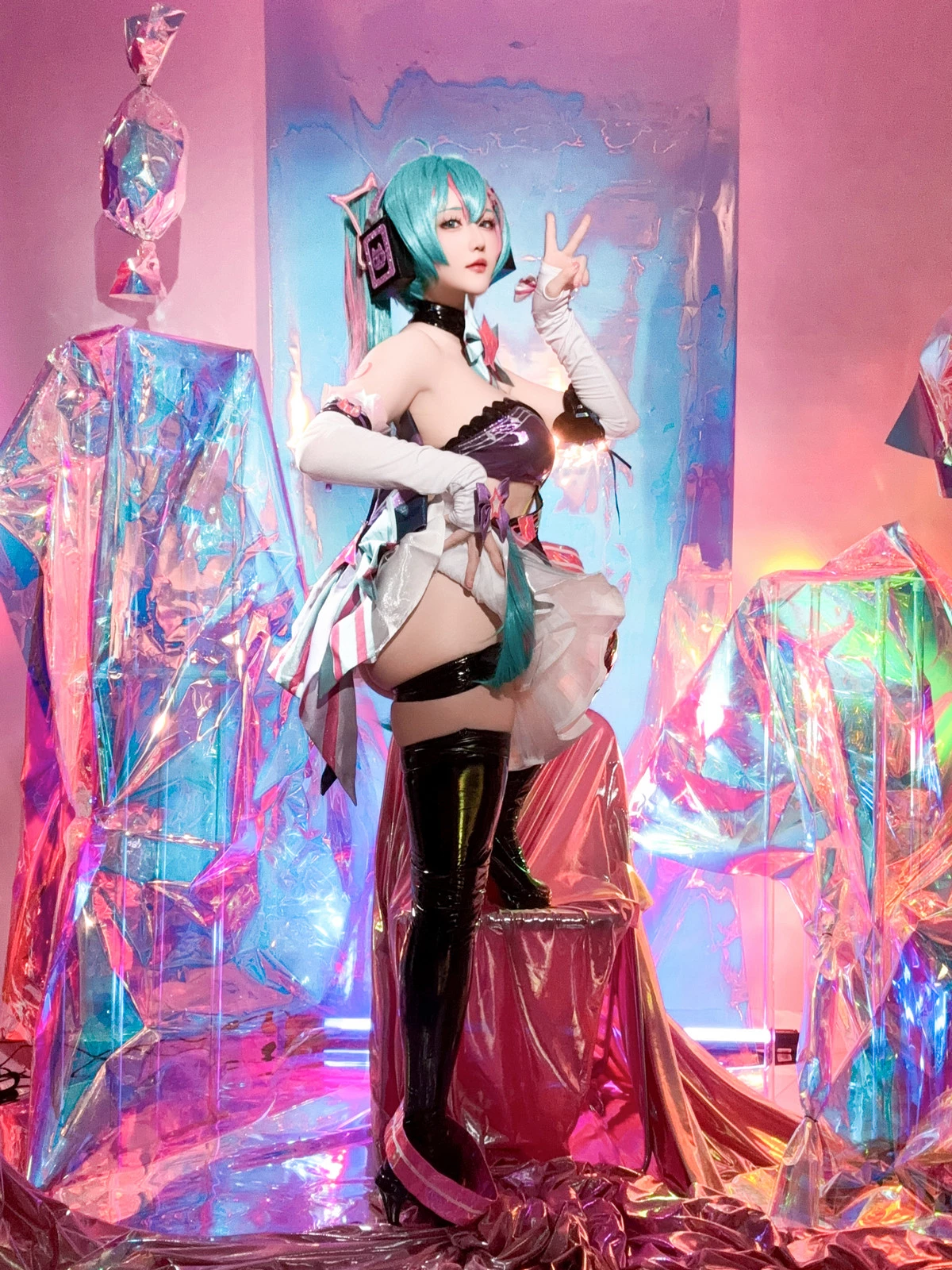 Xgyw.Org_Coser小姐姐星之迟迟Miku初音未来喵斯快跑主题性感内衣配黑皮长袜秀完美身材诱惑写真73P