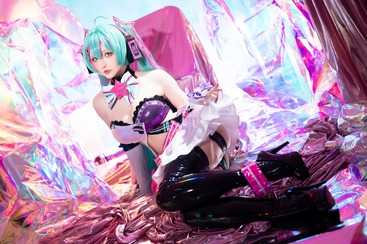 Xgyw.Org_Coser小姐姐星之迟迟Miku初音未来喵斯快跑主题性感内衣配黑皮长袜秀完美身材诱惑写真73P