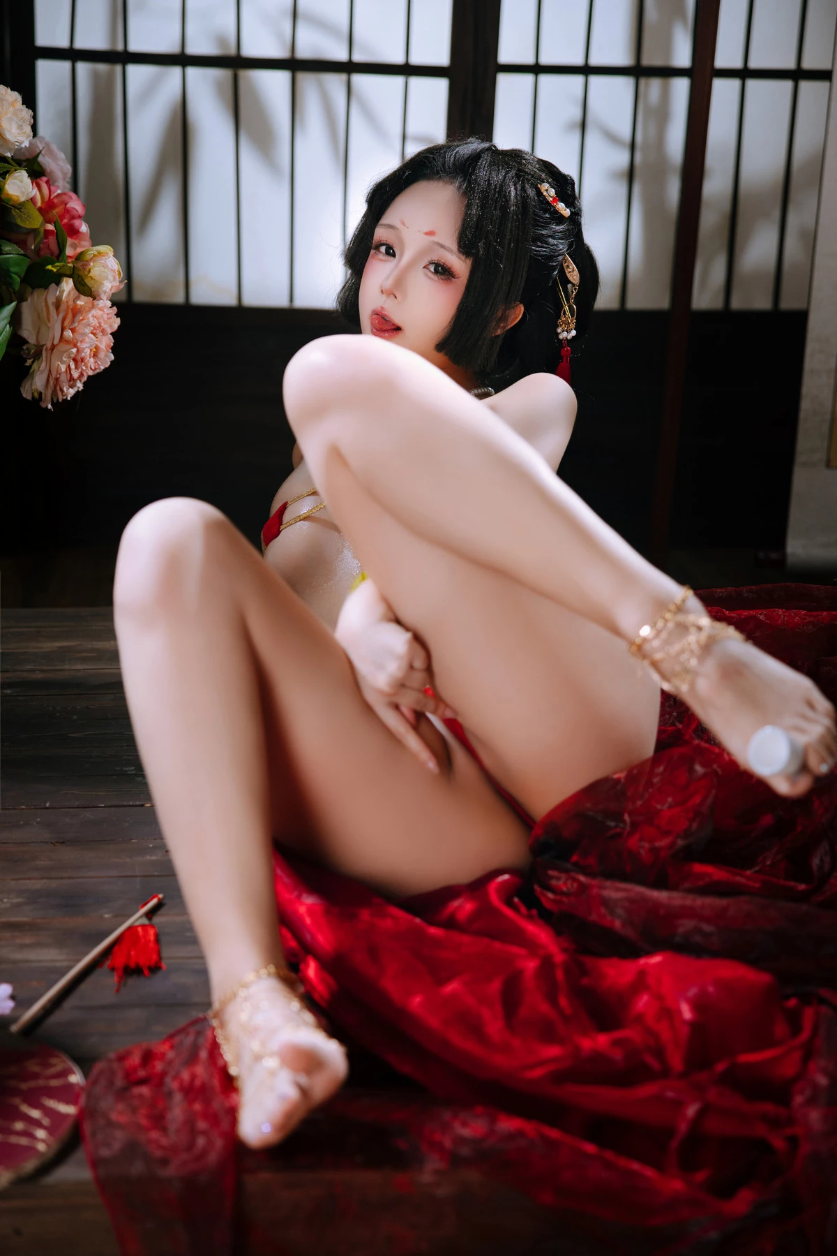 Xgyw.Org_Cosplay美女日奈娇战国妖姬主题性感红色服饰露红色三点式内衣秀惹火身材诱惑写真180P
