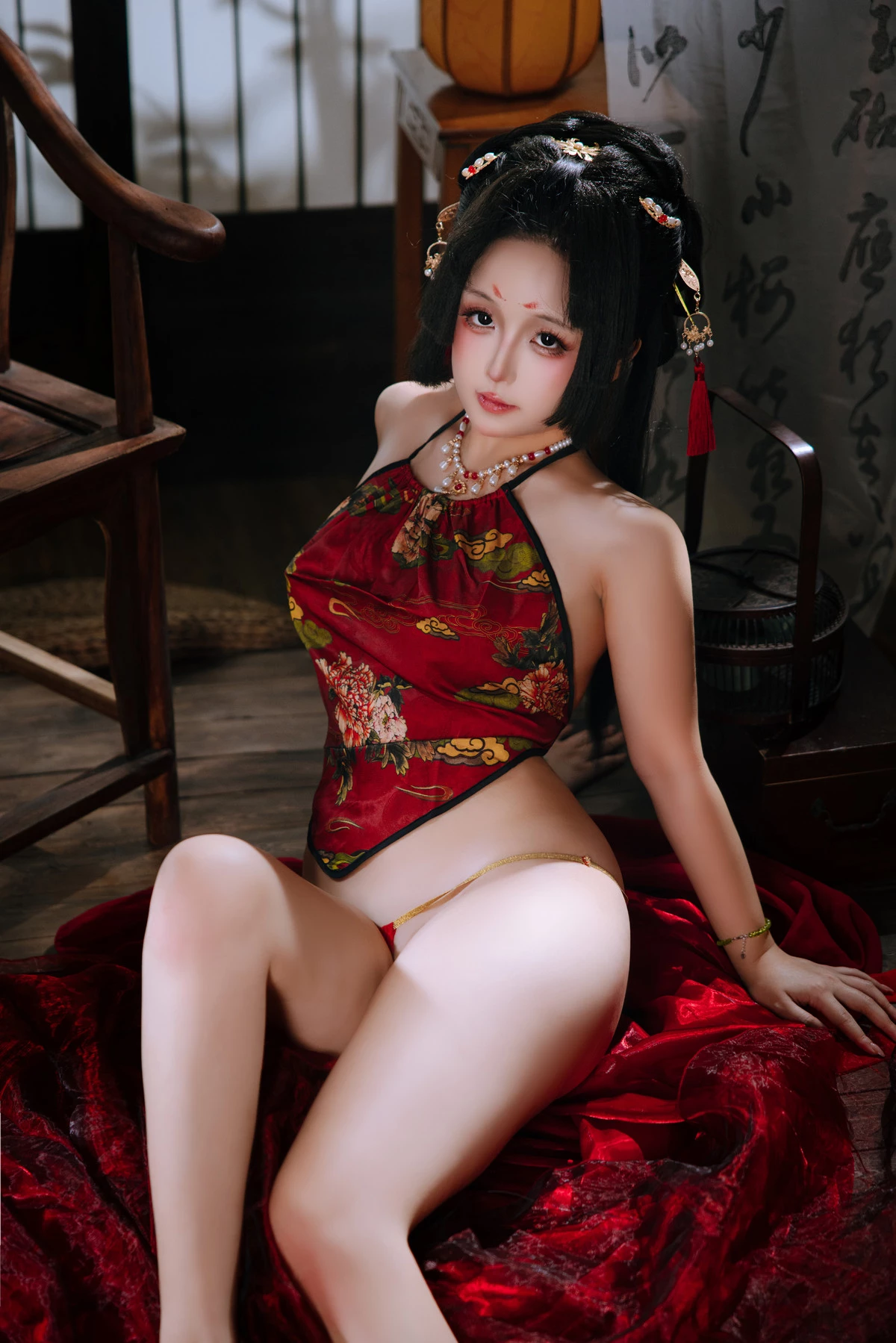 Xgyw.Org_Cosplay美女日奈娇战国妖姬主题性感红色服饰露红色三点式内衣秀惹火身材诱惑写真180P
