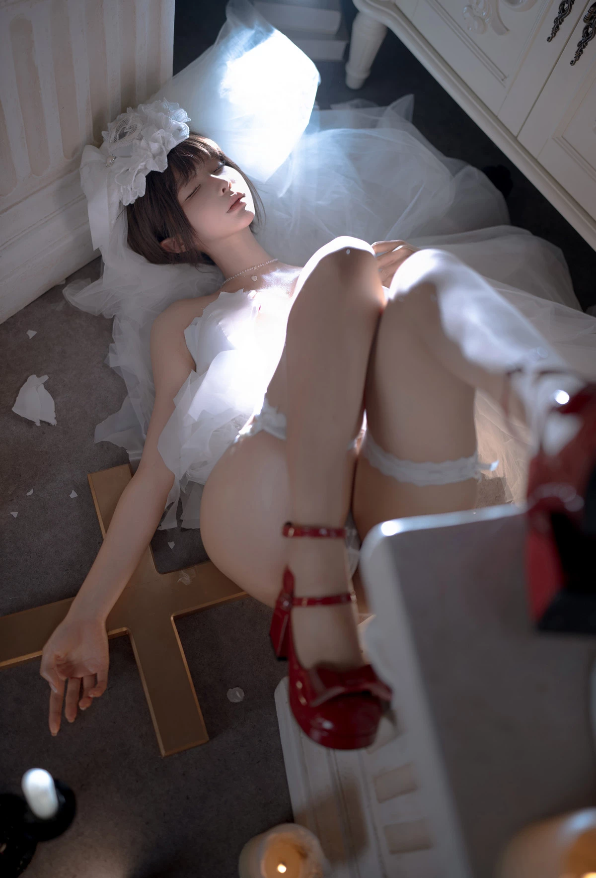 Xgyw.Org_动漫博主蠢沫沫婚主题性感白色婚纱配白丝吊袜+红色情趣内衣秀惹火身材诱惑写真120P