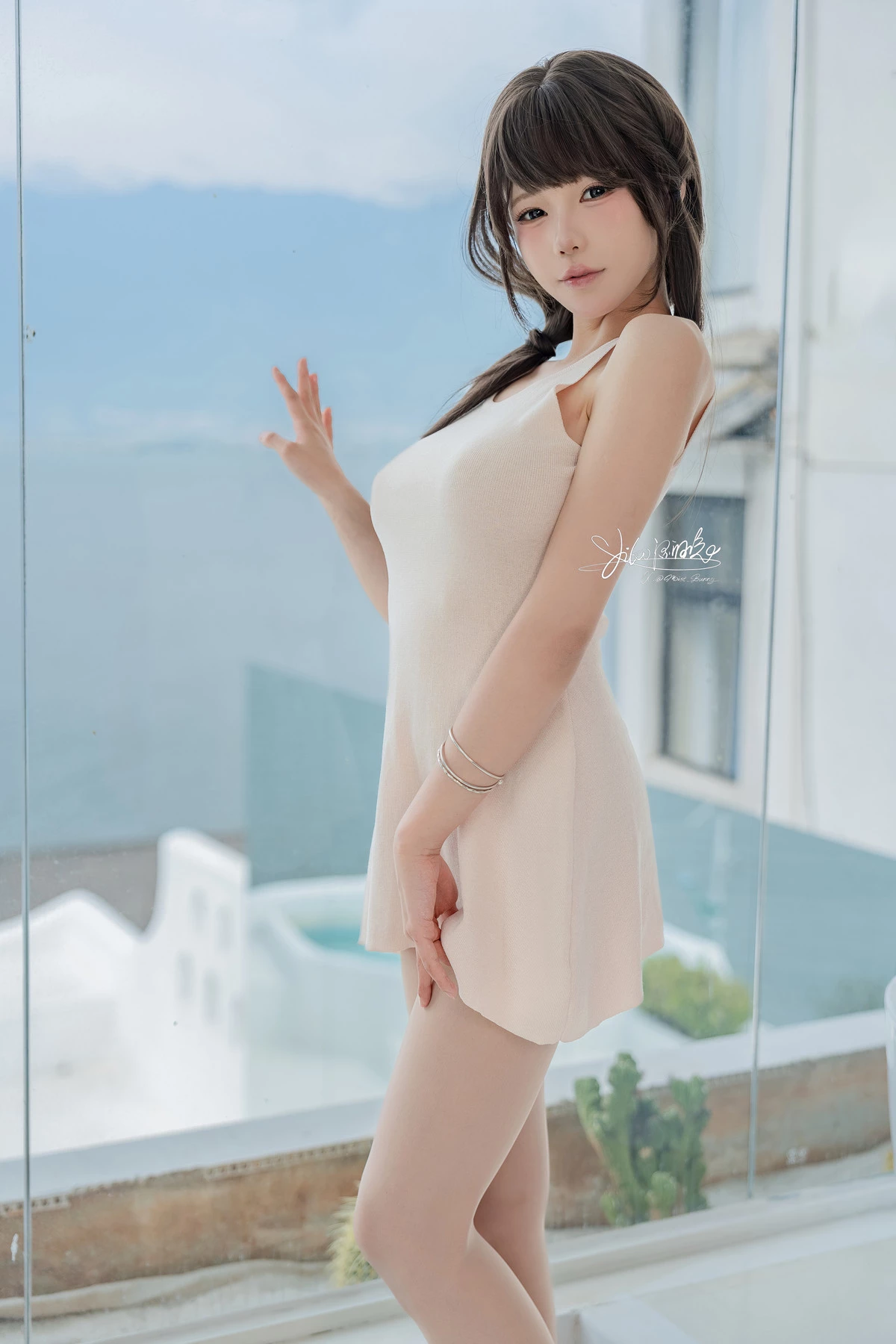 Xgyw.Org_颜值博主咬一口兔娘同居姐姐主题私房性感原色吊带短裙配超薄肉丝秀曼妙身姿诱惑写真76P