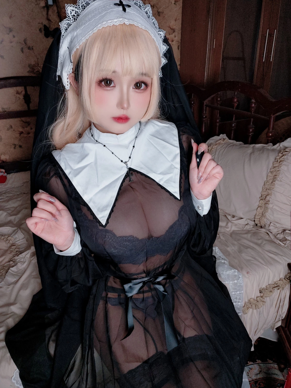 Xgyw.Org_Cosplay美女日奈娇禁忌修女主题私房性感蕾丝内衣+血滴子秀丰腴身材惹火诱惑写真160P