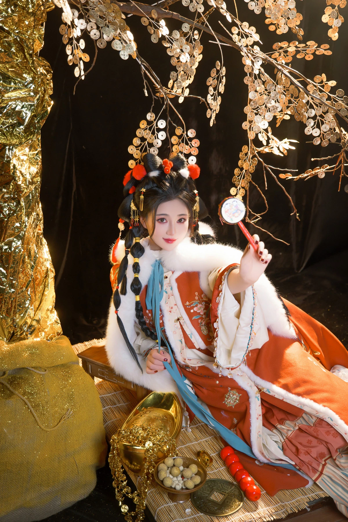 Xgyw.Org_网络美女年年Nnian-25元旦主题场景拍摄性感古典服饰半脱秀丰腴身材惹火诱惑写真84P