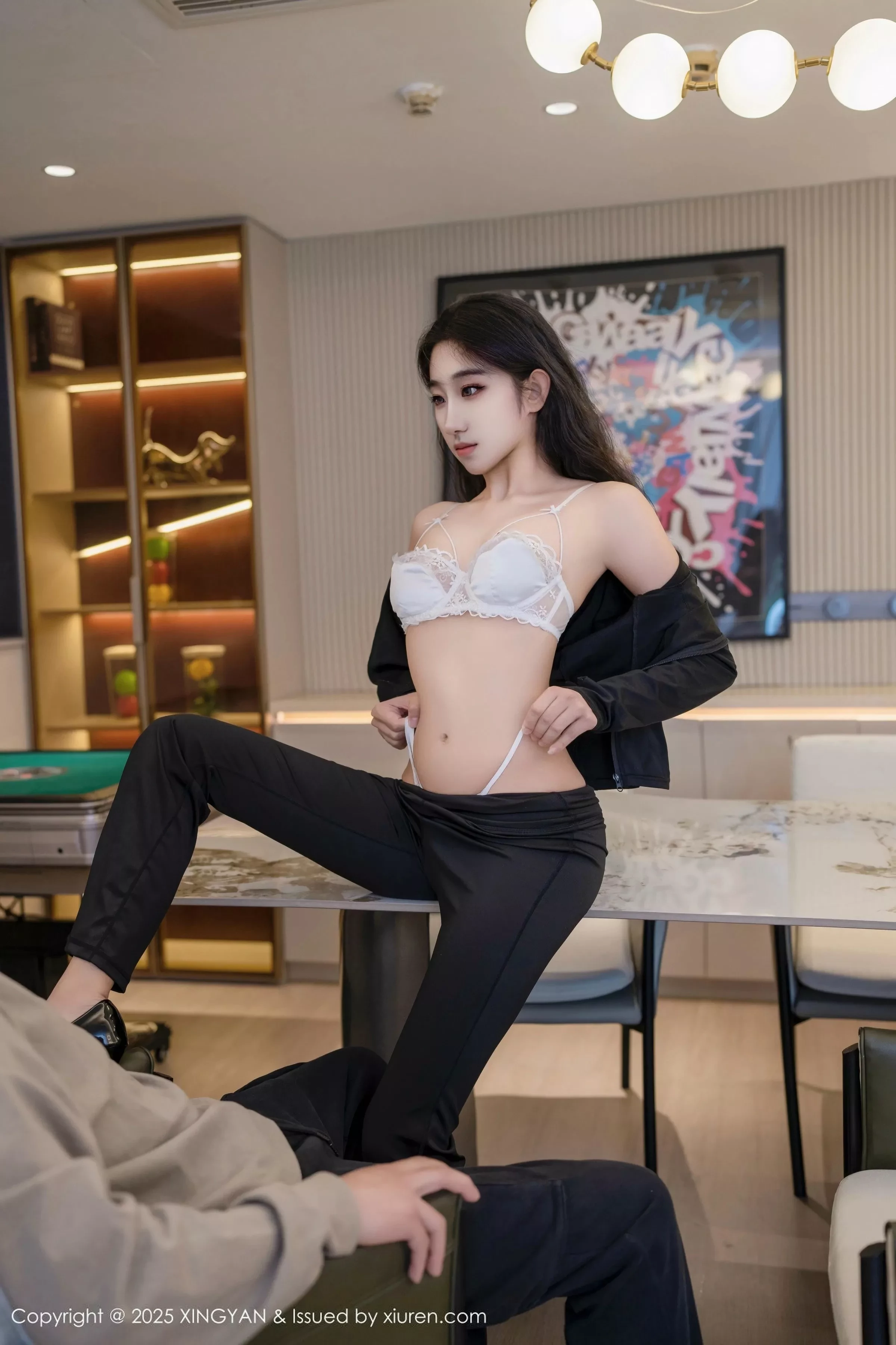 Xgyw.Org_[XINGYAN星颜社]VOL.321_模特星冉性感黑色外套露白色内衣秀曼妙身姿撩人诱惑写真76P