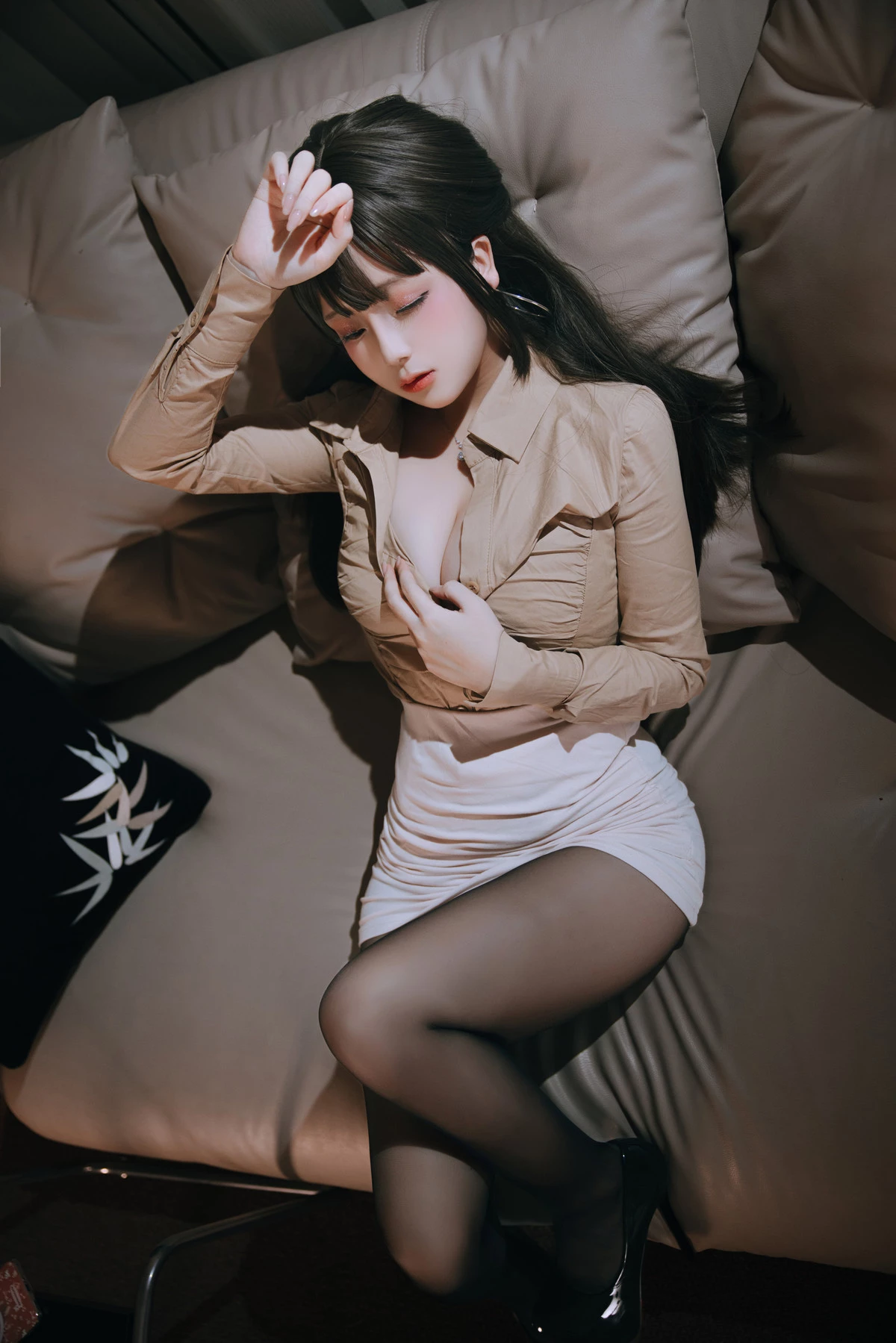 Xgyw.Org_Cosplay美女日奈娇醉酒的同事主题私房浴室性感黑色蕾丝内衣秀完美身材惹火诱惑写真190P