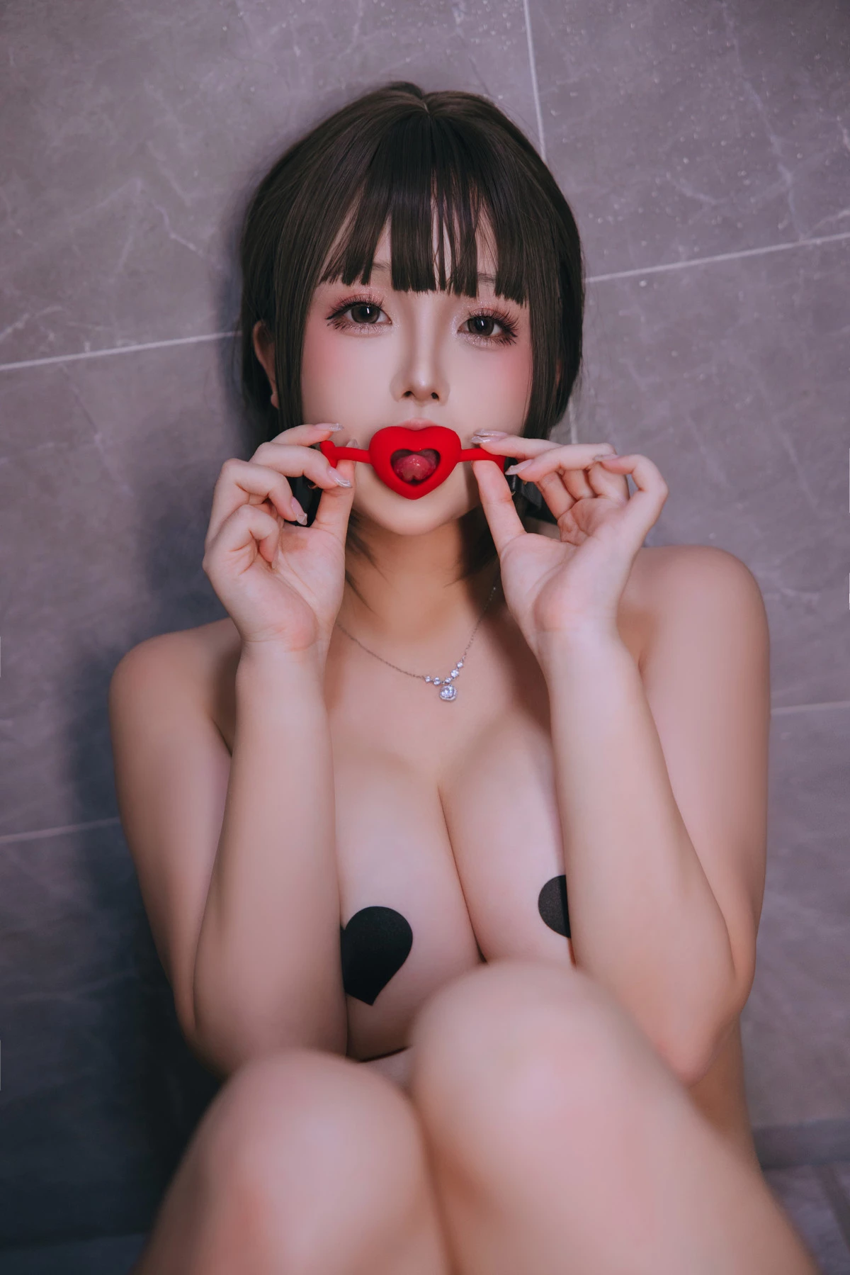 Xgyw.Org_Cosplay美女日奈娇醉酒的同事主题私房浴室性感黑色蕾丝内衣秀完美身材惹火诱惑写真190P