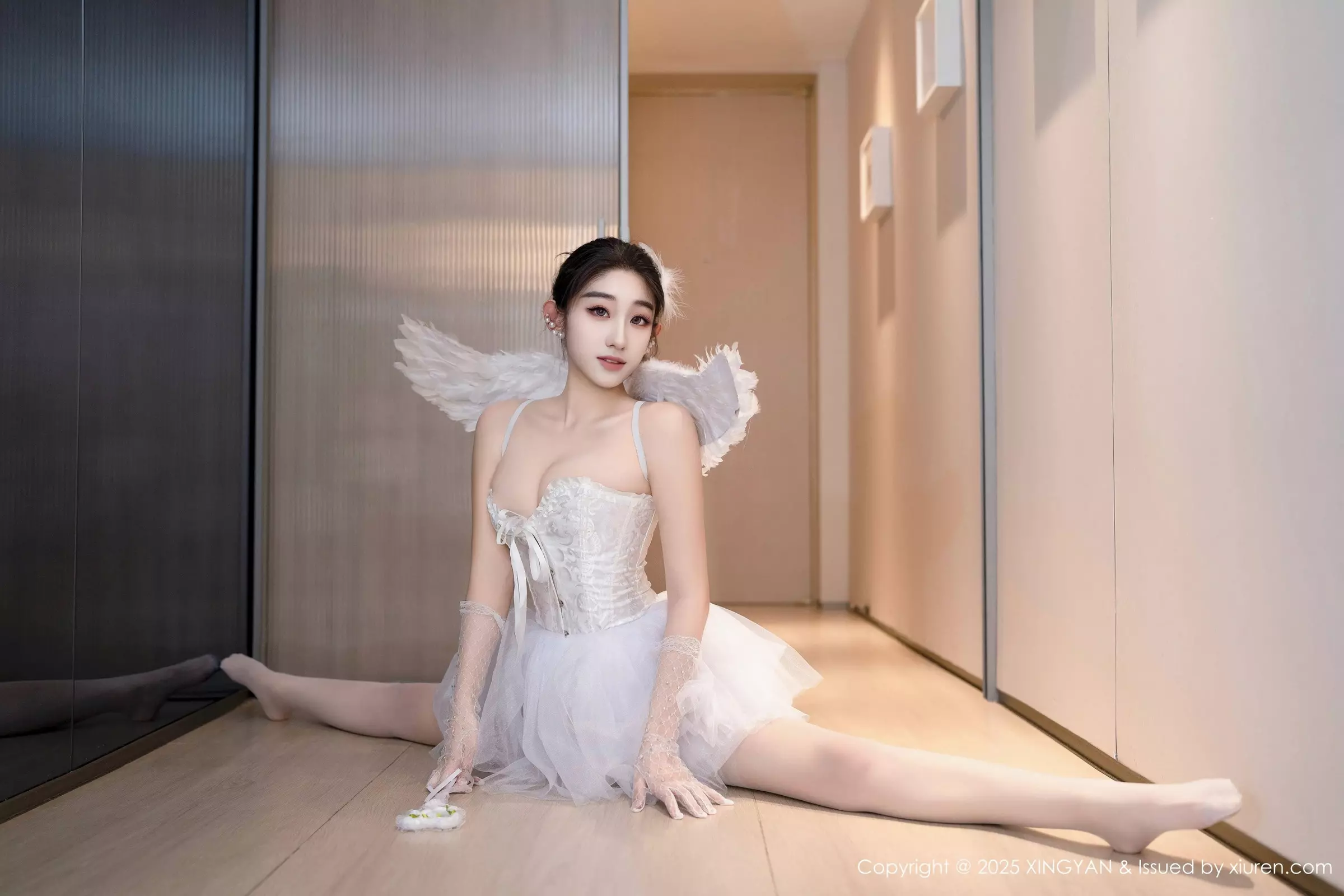 Xgyw.Org_[XINGYAN星颜社]VOL.324_模特星冉性感白色芭蕾吊带裙配白丝吊袜秀曼妙身姿诱惑写真78P