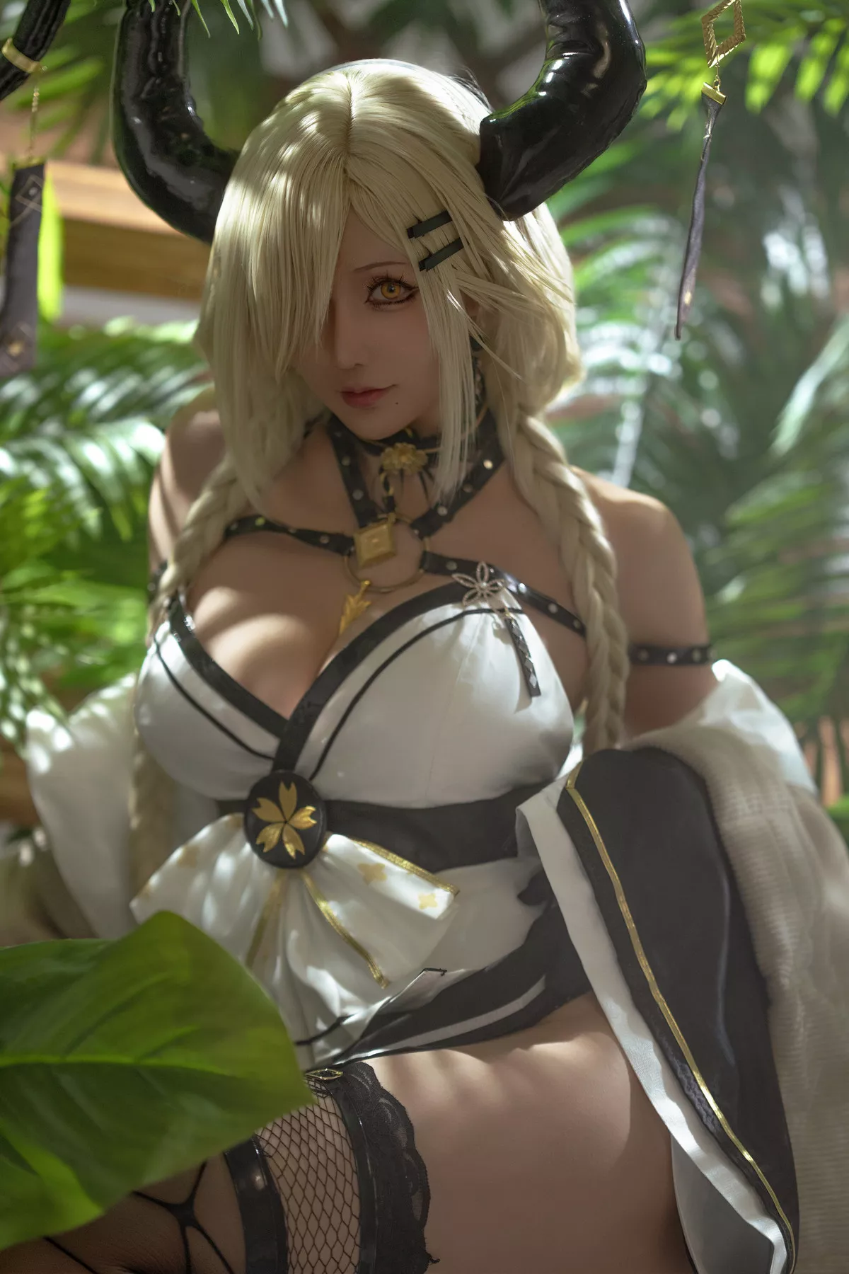 Xgyw.Org_Coser小姐姐星之迟迟2024万圣节尾张主题性感多套牛魔王套装服饰秀丰腴身材诱惑写真208P