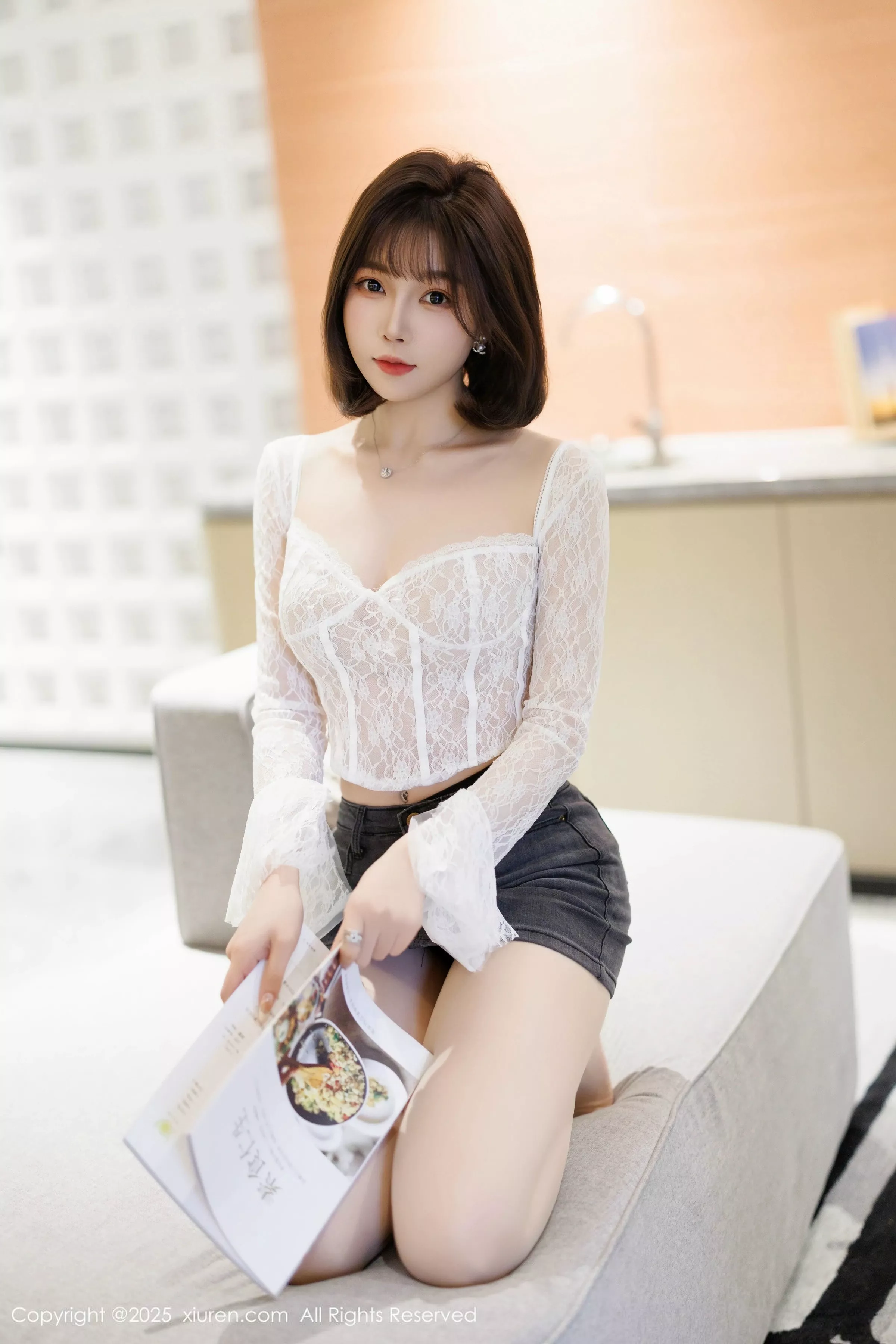 Xgyw.Org_XiuRen第10113期_女神徐莉芝Booty白色上衣配肉丝袜+蓝色情趣内衣秀美腿诱惑写真83P