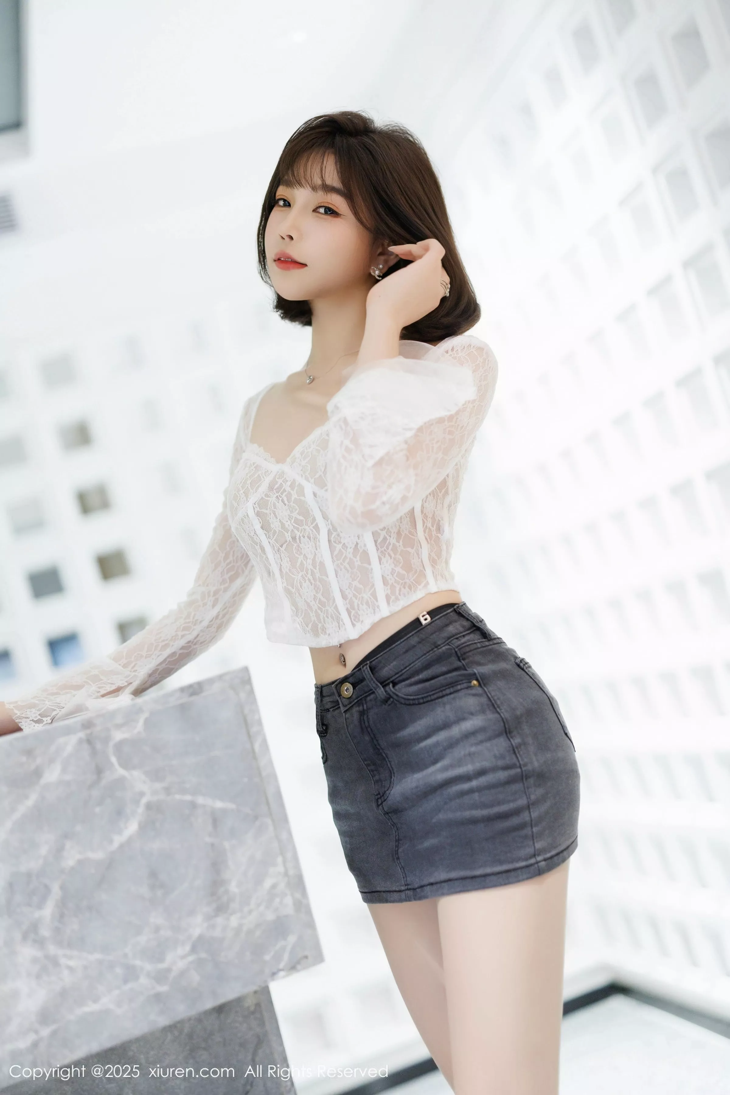 Xgyw.Org_XiuRen第10113期_女神徐莉芝Booty白色上衣配肉丝袜+蓝色情趣内衣秀美腿诱惑写真83P
