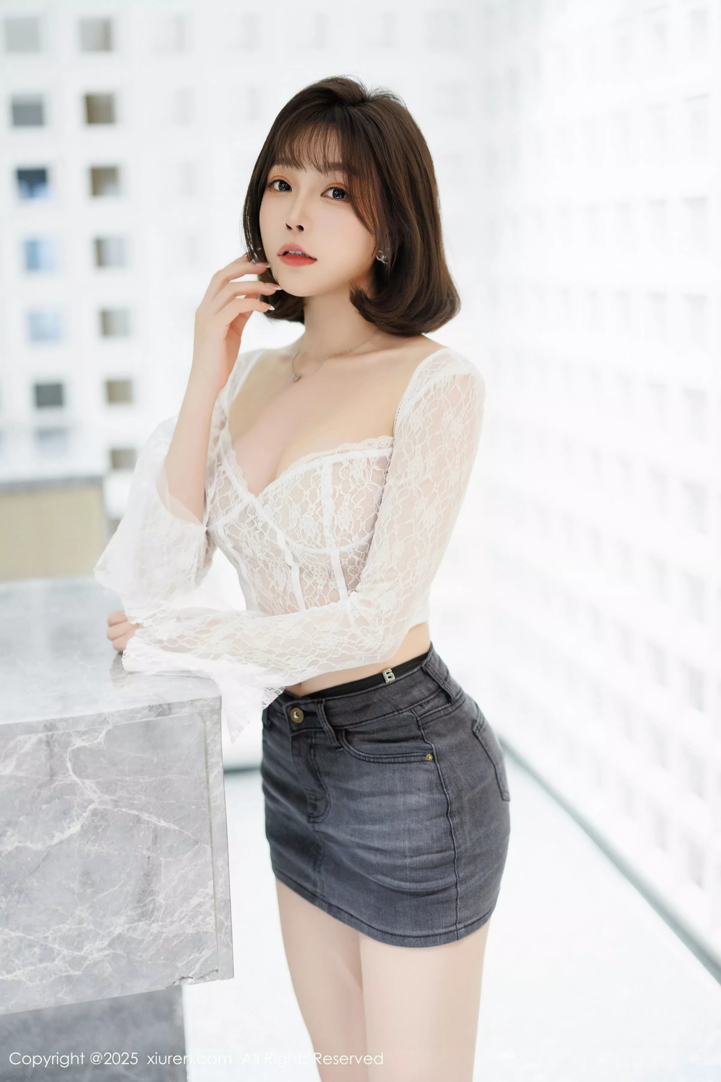 Xgyw.Org_XiuRen第10113期_女神徐莉芝Booty白色上衣配肉丝袜+蓝色情趣内衣秀美腿诱惑写真83P