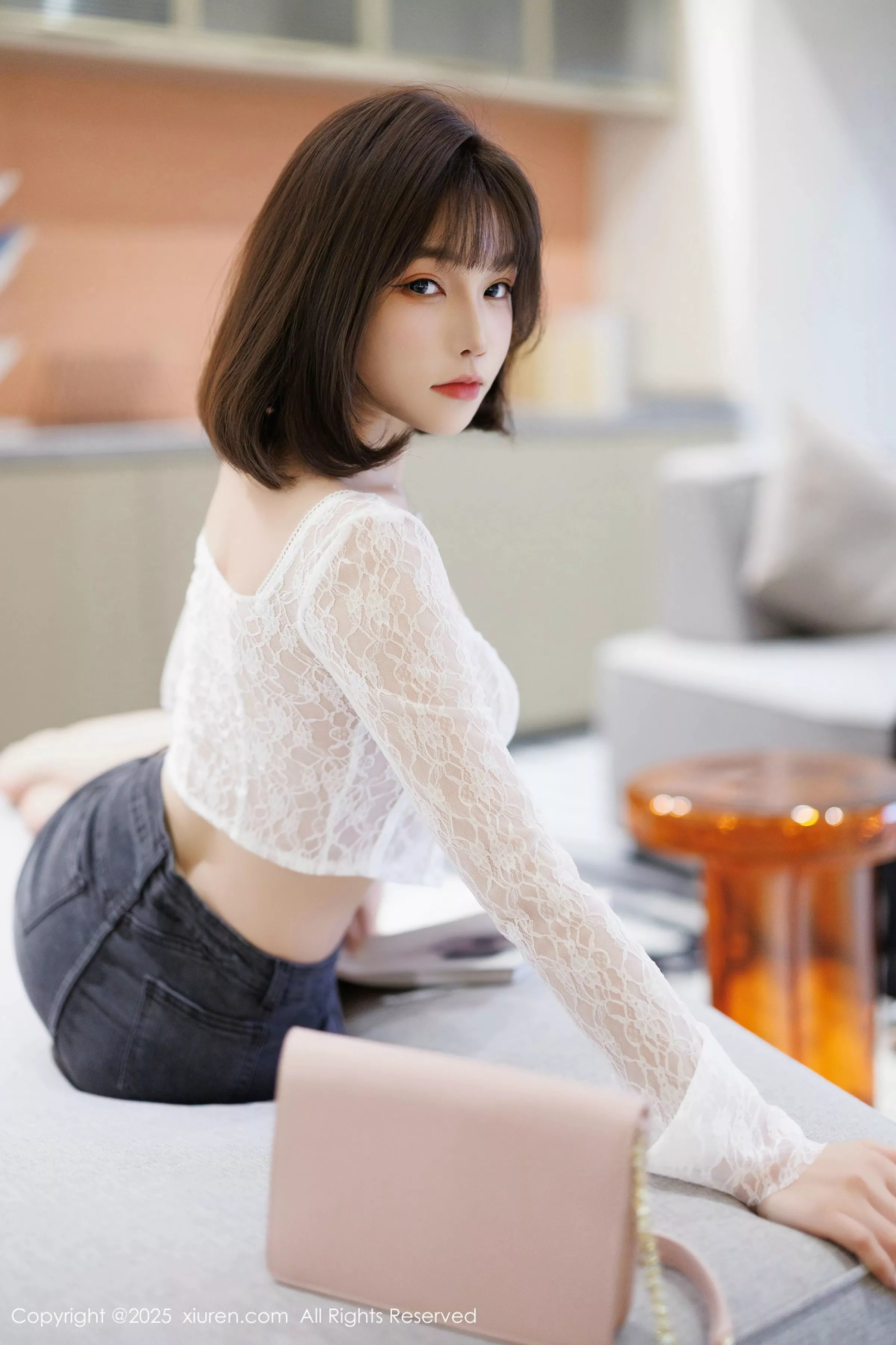 Xgyw.Org_XiuRen第10113期_女神徐莉芝Booty白色上衣配肉丝袜+蓝色情趣内衣秀美腿诱惑写真83P