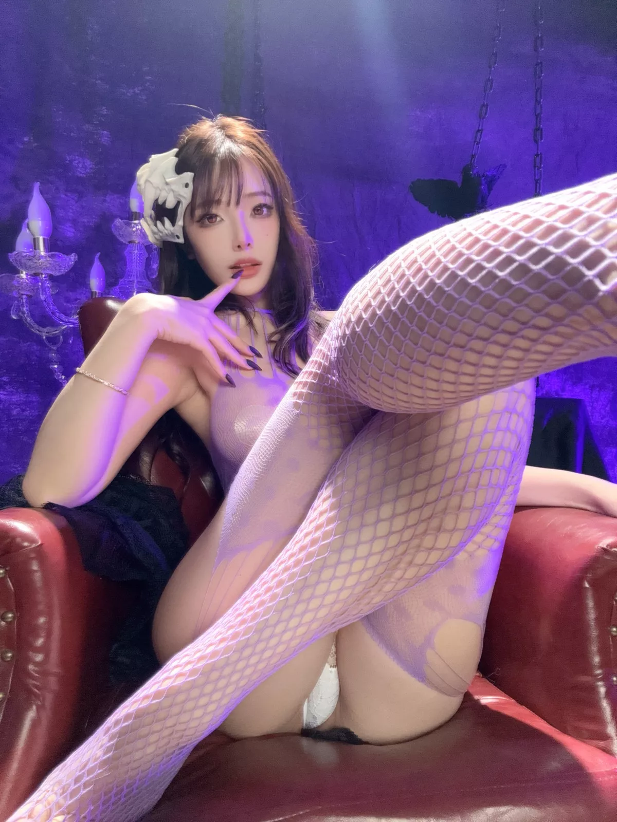 Xgyw.Org_动漫博主雯妹不讲道理2024万圣节主题性感黑色缕空连体衣+紫色连体网袜秀丰满身材诱惑写真122P