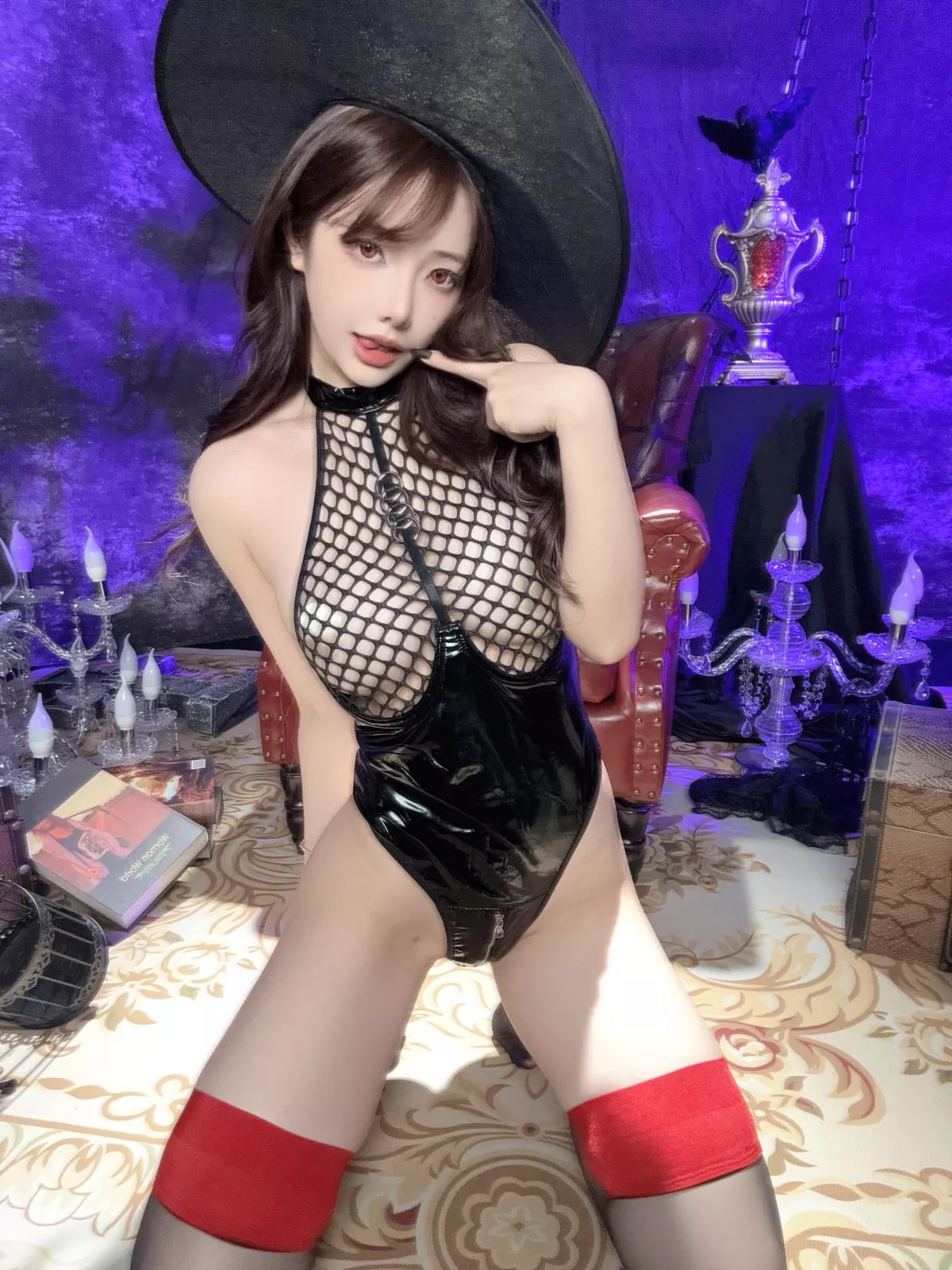 Xgyw.Org_动漫博主雯妹不讲道理2024万圣节主题性感黑色缕空连体衣+紫色连体网袜秀丰满身材诱惑写真122P